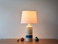 Bitossi Italia Lámpara de mesa alta de cerámica blanca y círculos azul turquesa Años 60