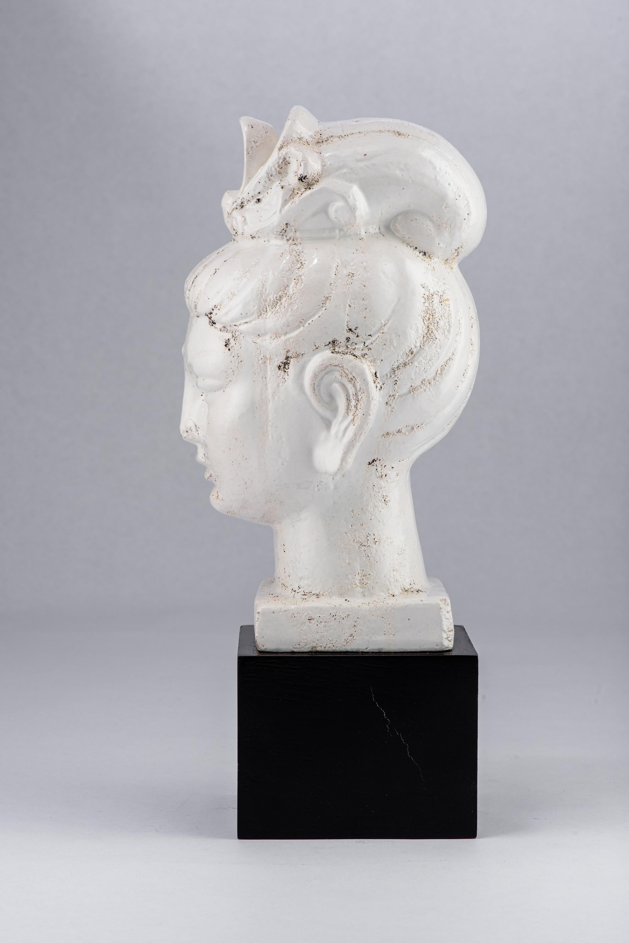 Italian Bitossi Kwan Yin Buddha, Ceramic, White, Black For Sale