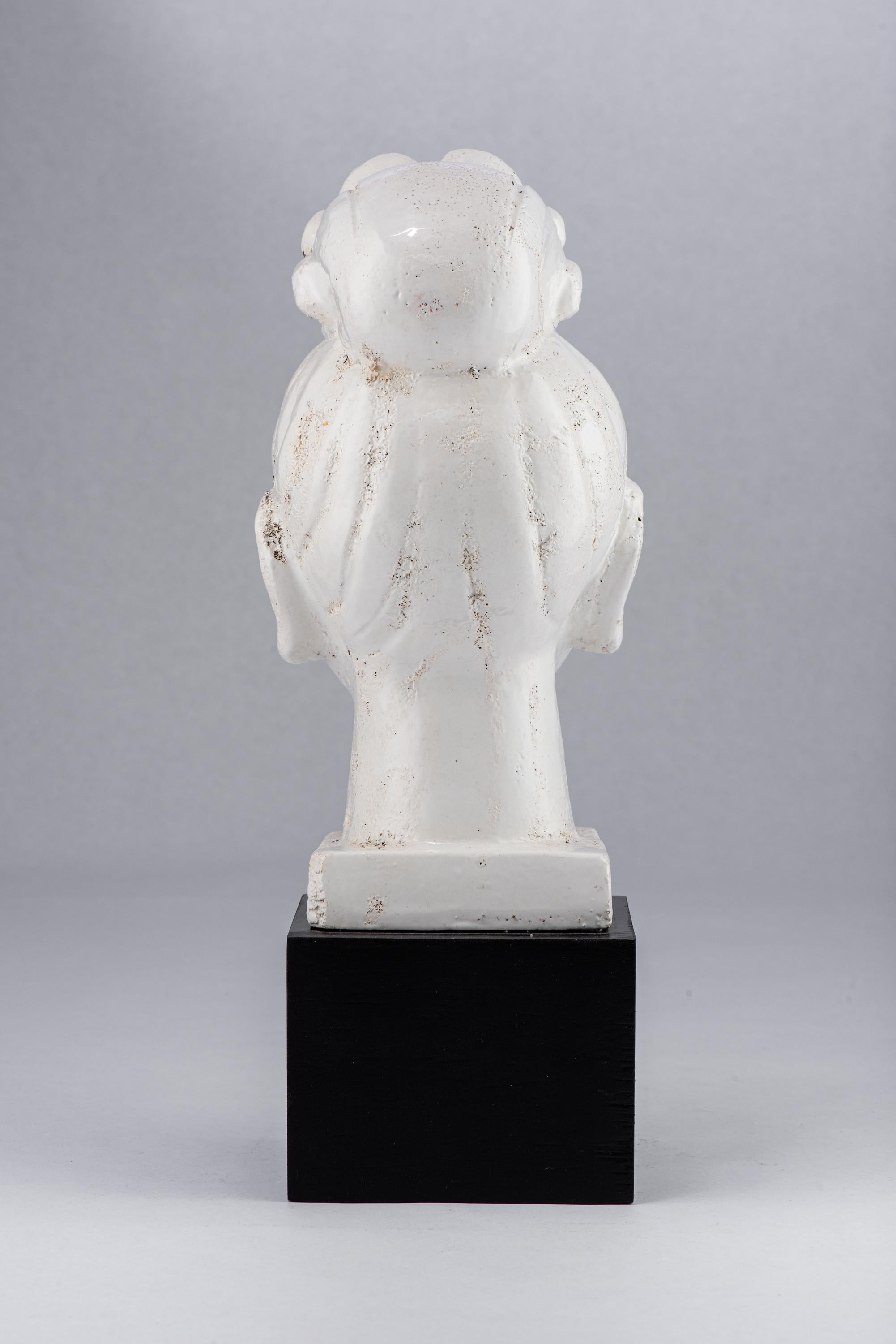 Bitossi Kwan Yin Buddha, Ceramic, White, Black In Good Condition For Sale In New York, NY