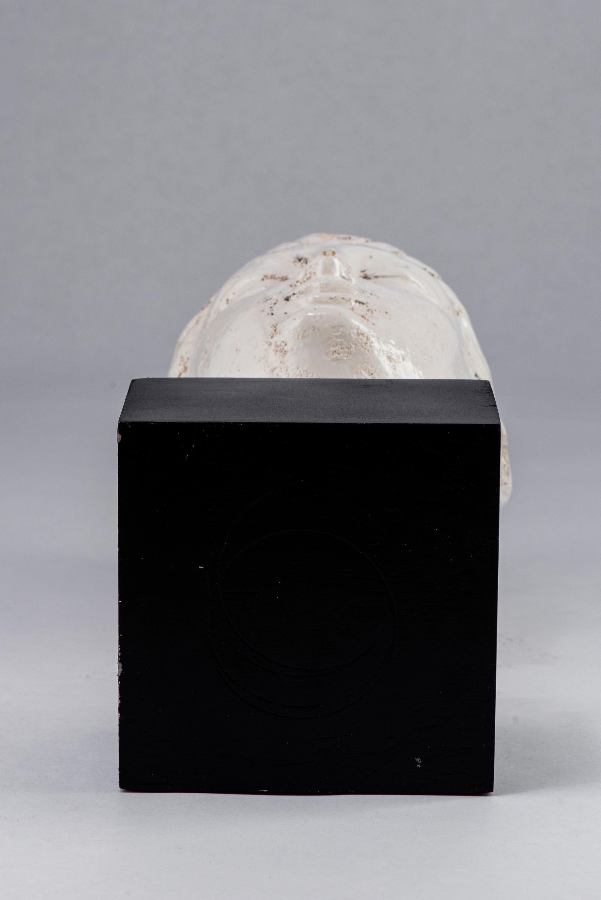 Bitossi Kwan Yin Buddha, Ceramic, White, Black For Sale 2