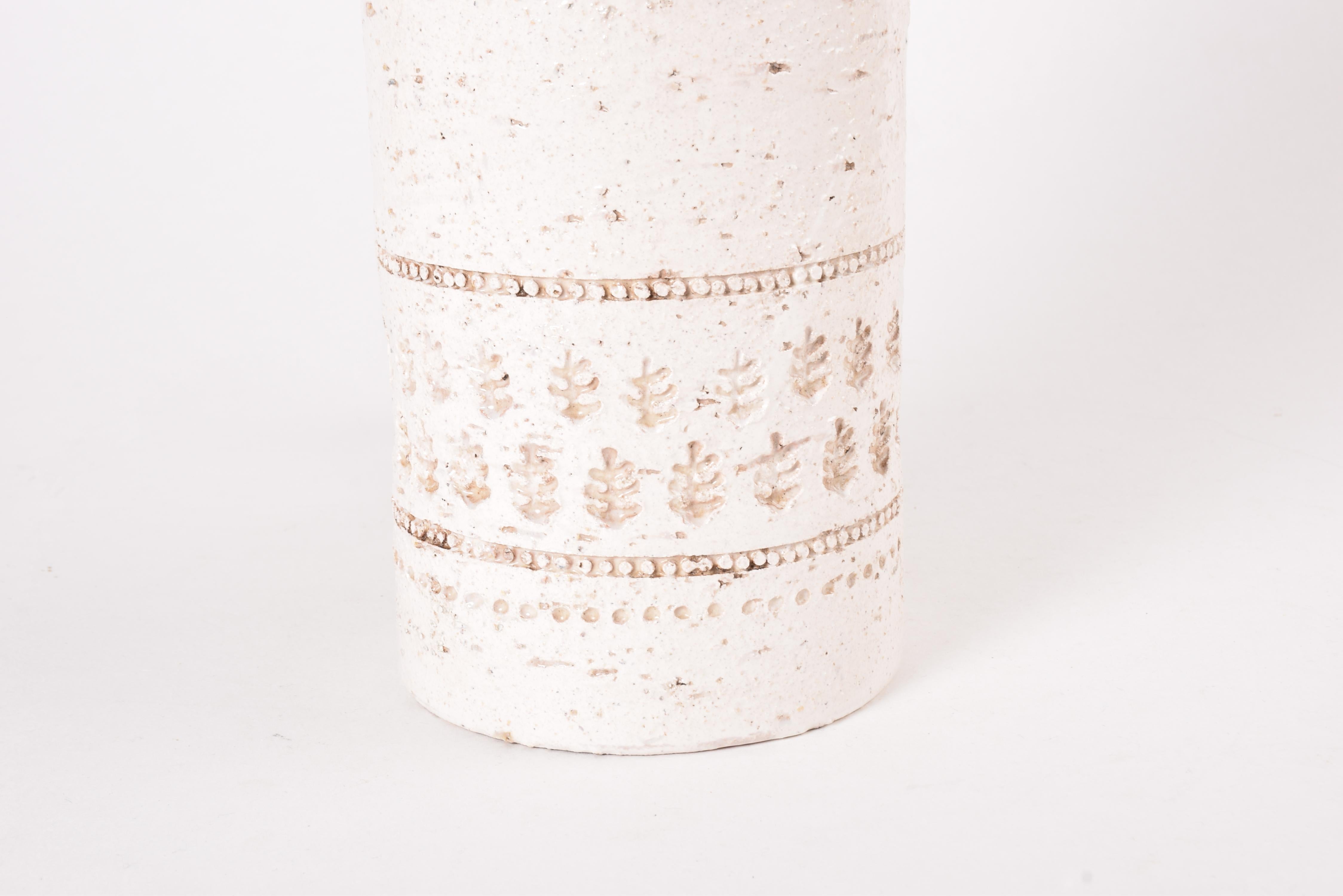 Smaltato Lampada da tavolo grande Bitossi smalto bianco con paralume, ceramica moderna italiana anni '60 in vendita