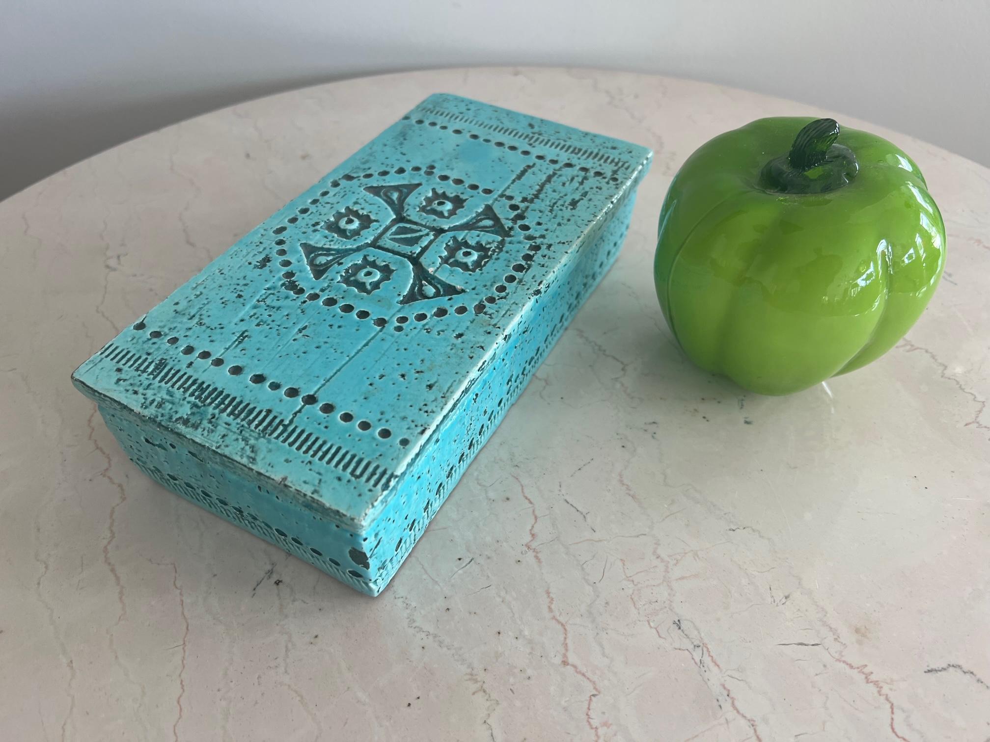 Fantastic and rare in this light blue color, Bitossi for Raymor ceramic box.
