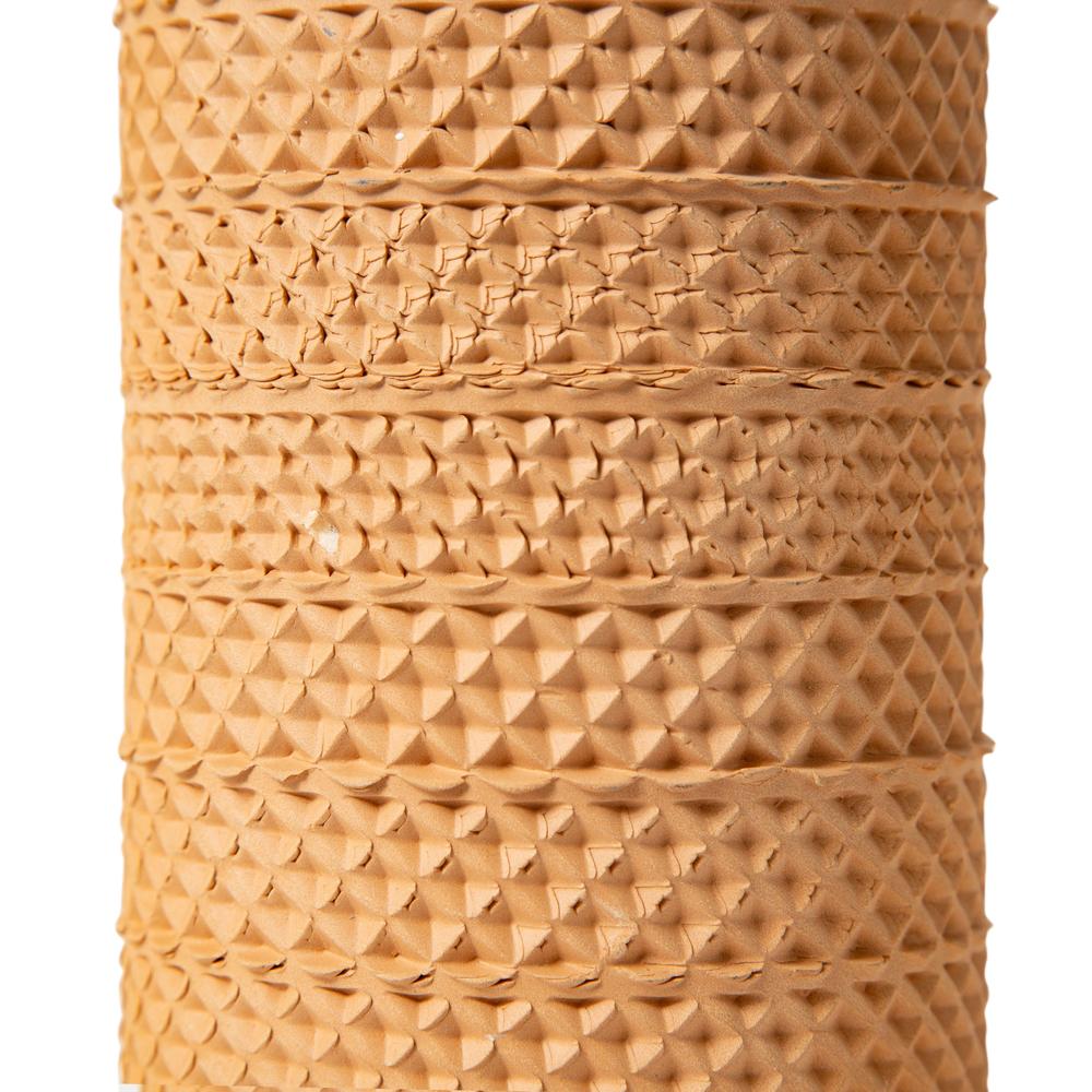 Bitossi Raymor Vase, Ceramic, White, Impressed Terracotta, Honeycomb, Signed In Good Condition For Sale In New York, NY