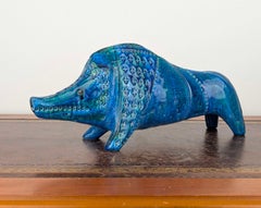 Sculpture de sanglier en céramique de Bitossi Rimini Blu par Aldo Londi Italie du milieu du siècle dernier