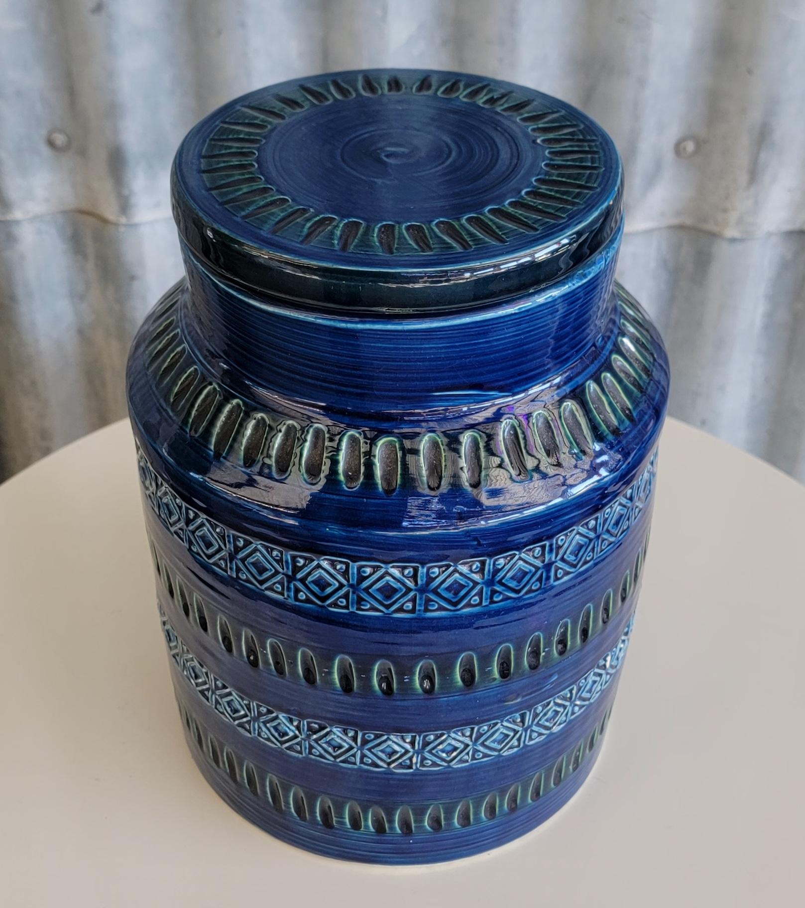 blue cookie container