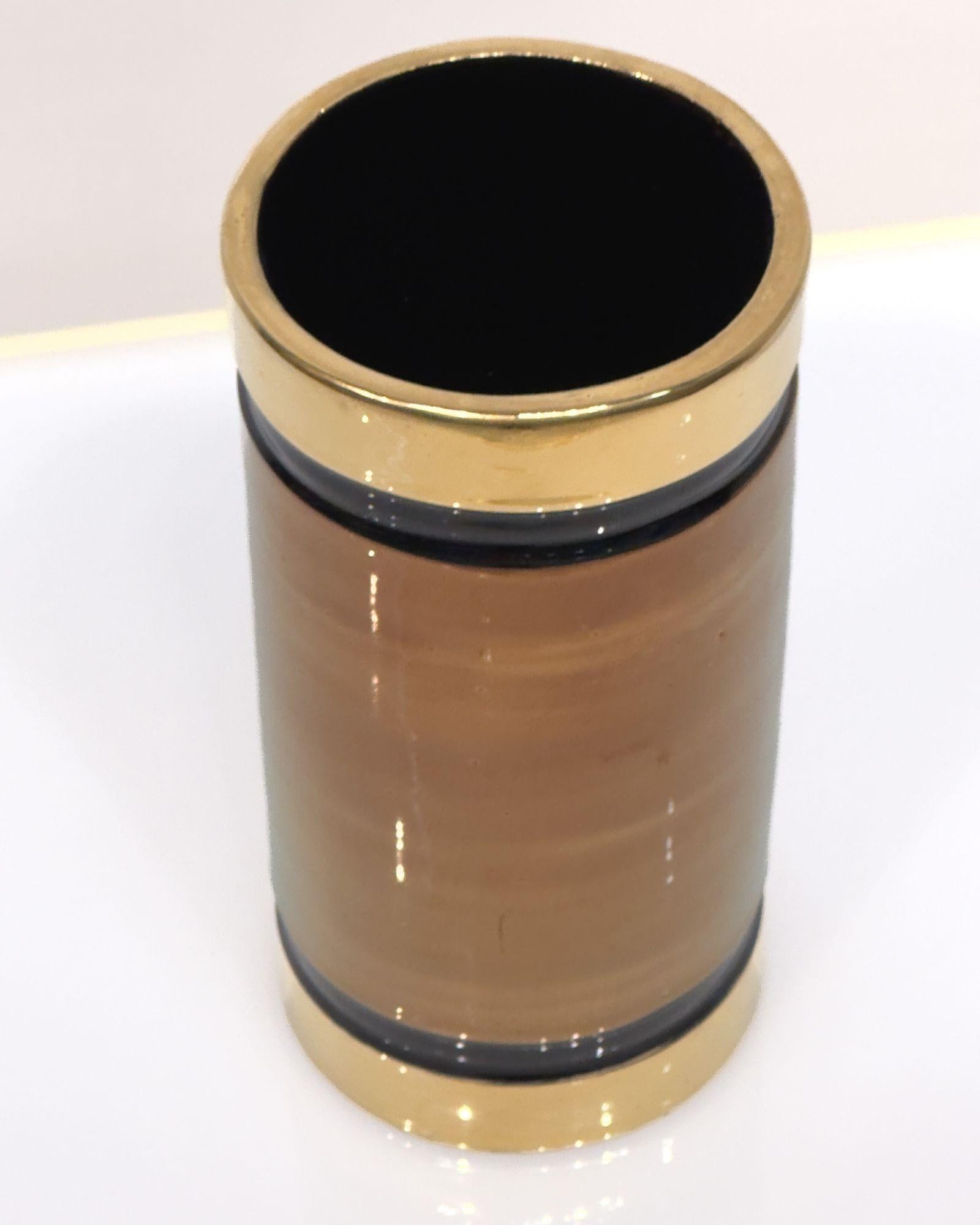 Bitossi Rosenthal-Netter Vase Gold/Schwarz Metallic, Italien. Die Vase ist auf dem Boden mit dem Label Italy versehen.
Maße: 8