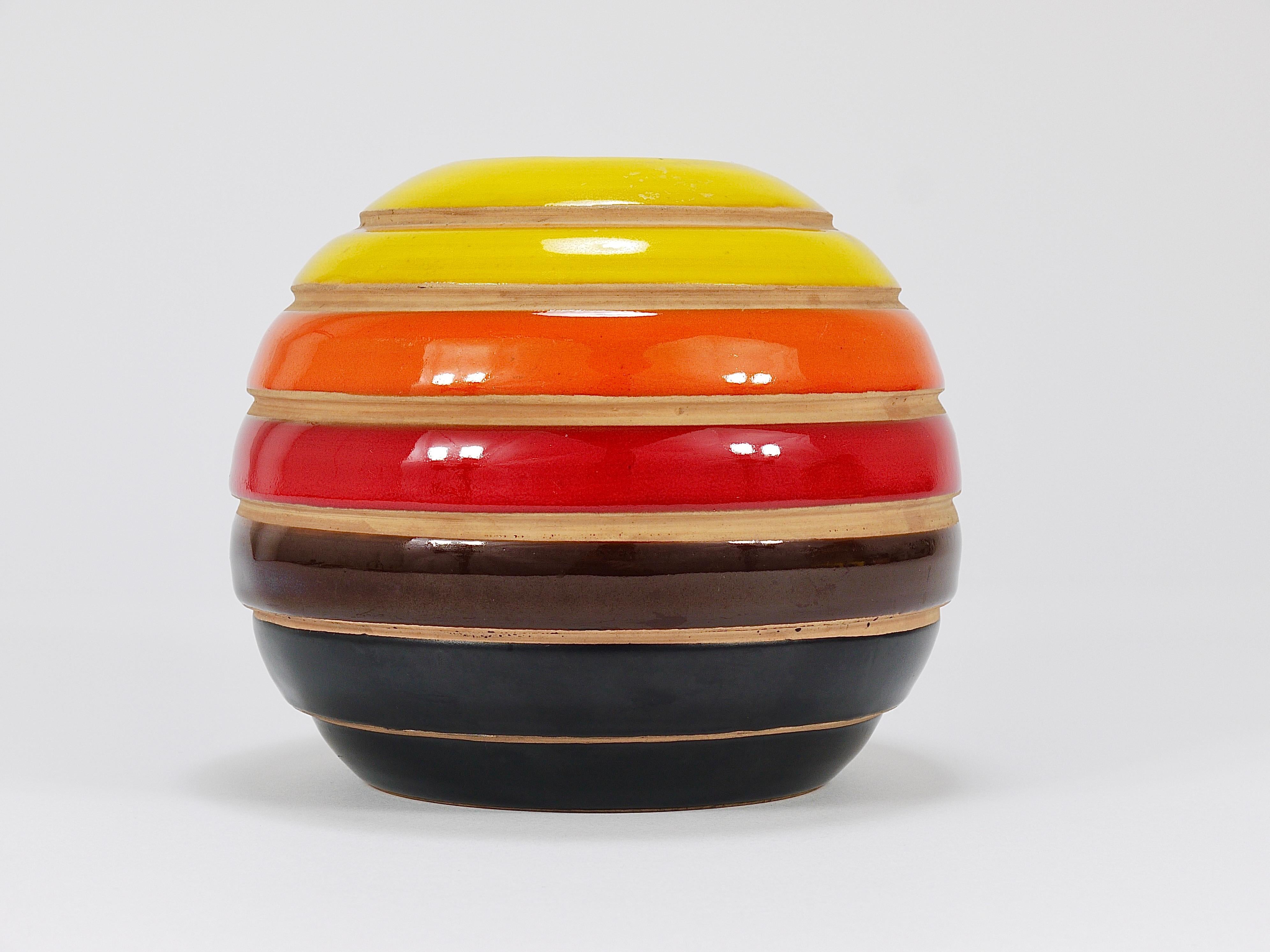 Gestreifte Mid-Century-Kugelvase aus Keramik von Aldo Londi Bitossi, Italien, 1960er Jahre (Glasiert) im Angebot