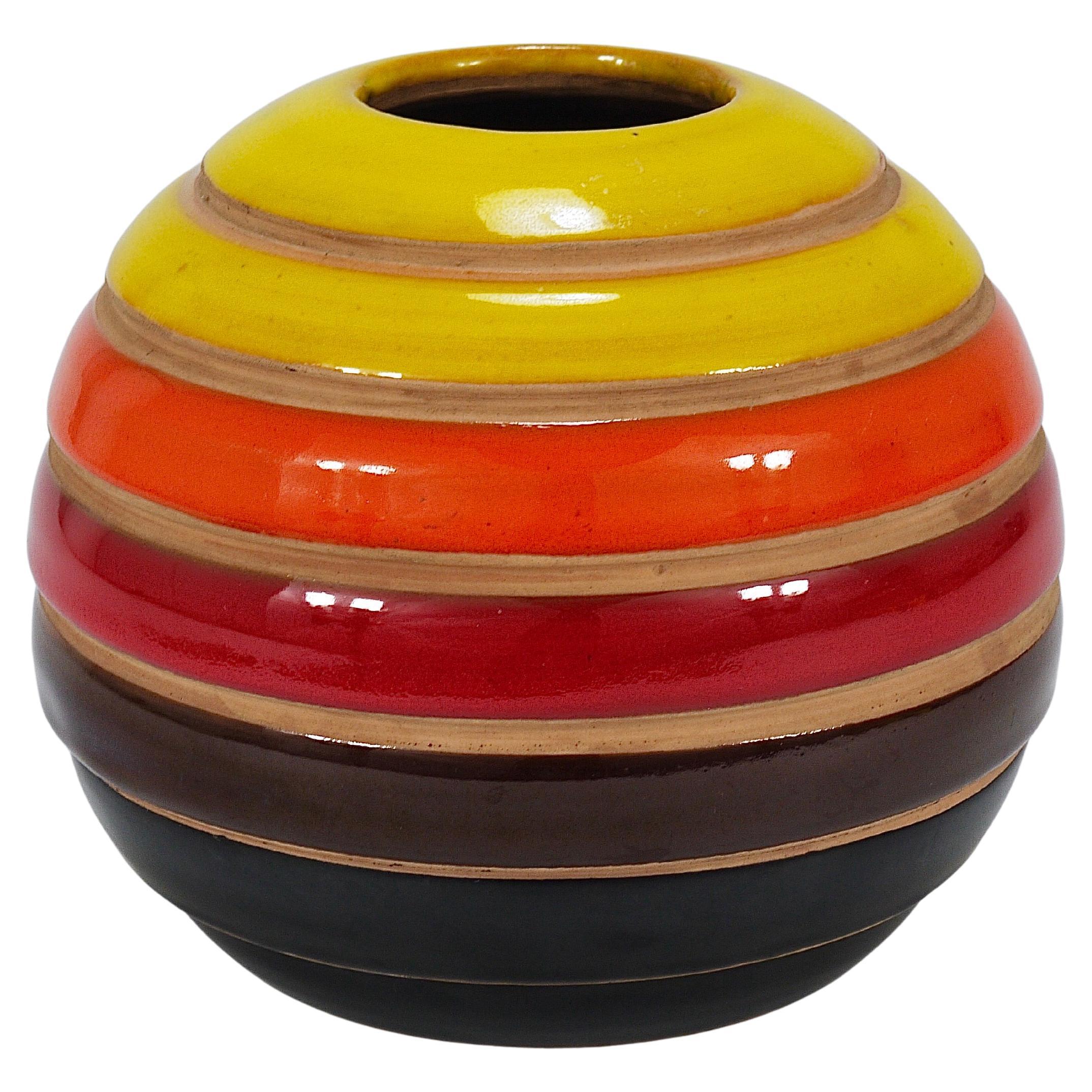 Gestreifte Mid-Century-Kugelvase aus Keramik von Aldo Londi Bitossi, Italien, 1960er Jahre im Angebot