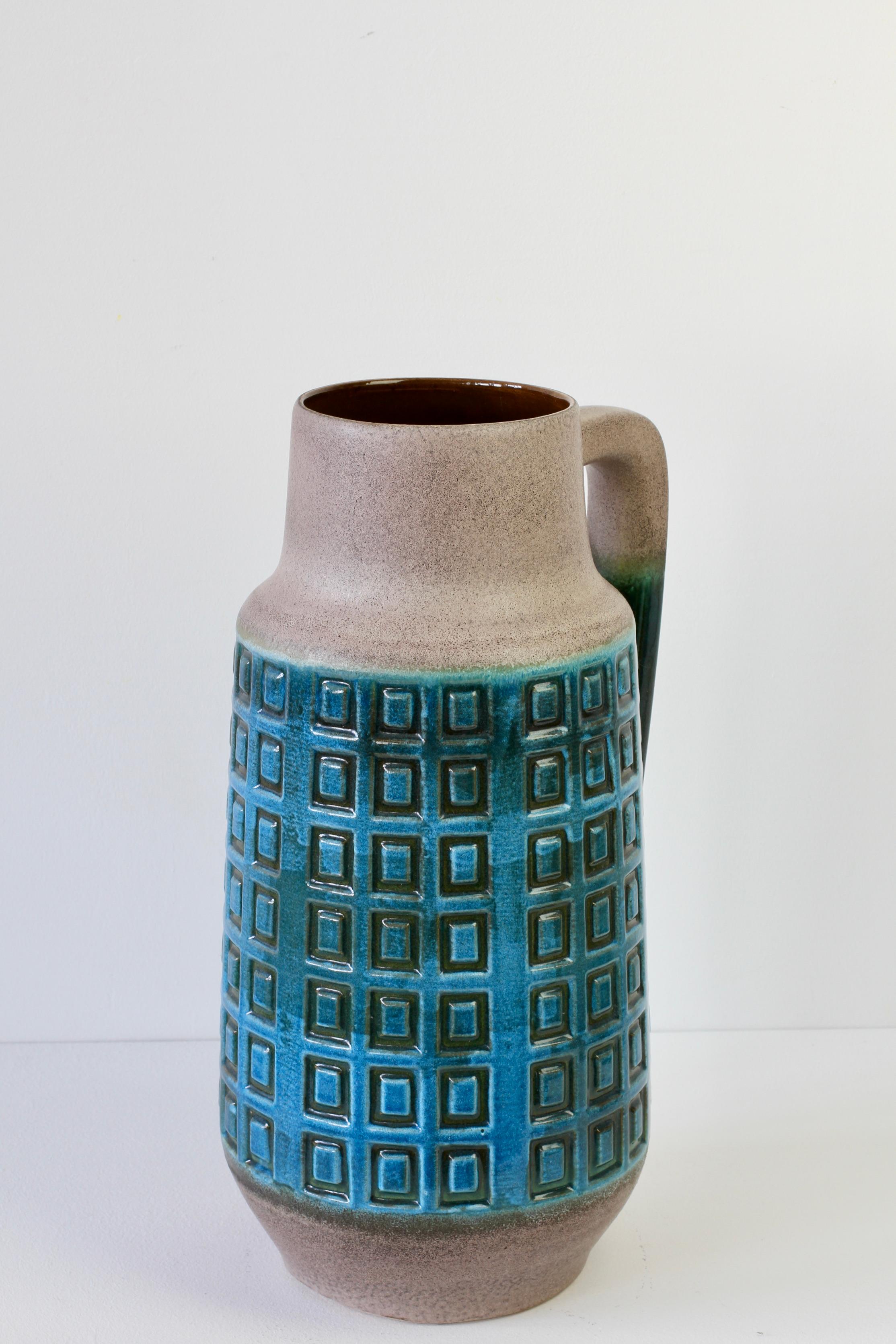Jarrón de pie de mediados de siglo de West German Pottery azul estilo Bitossi de los años 70 by Scheurich Moderno de mediados de siglo en venta