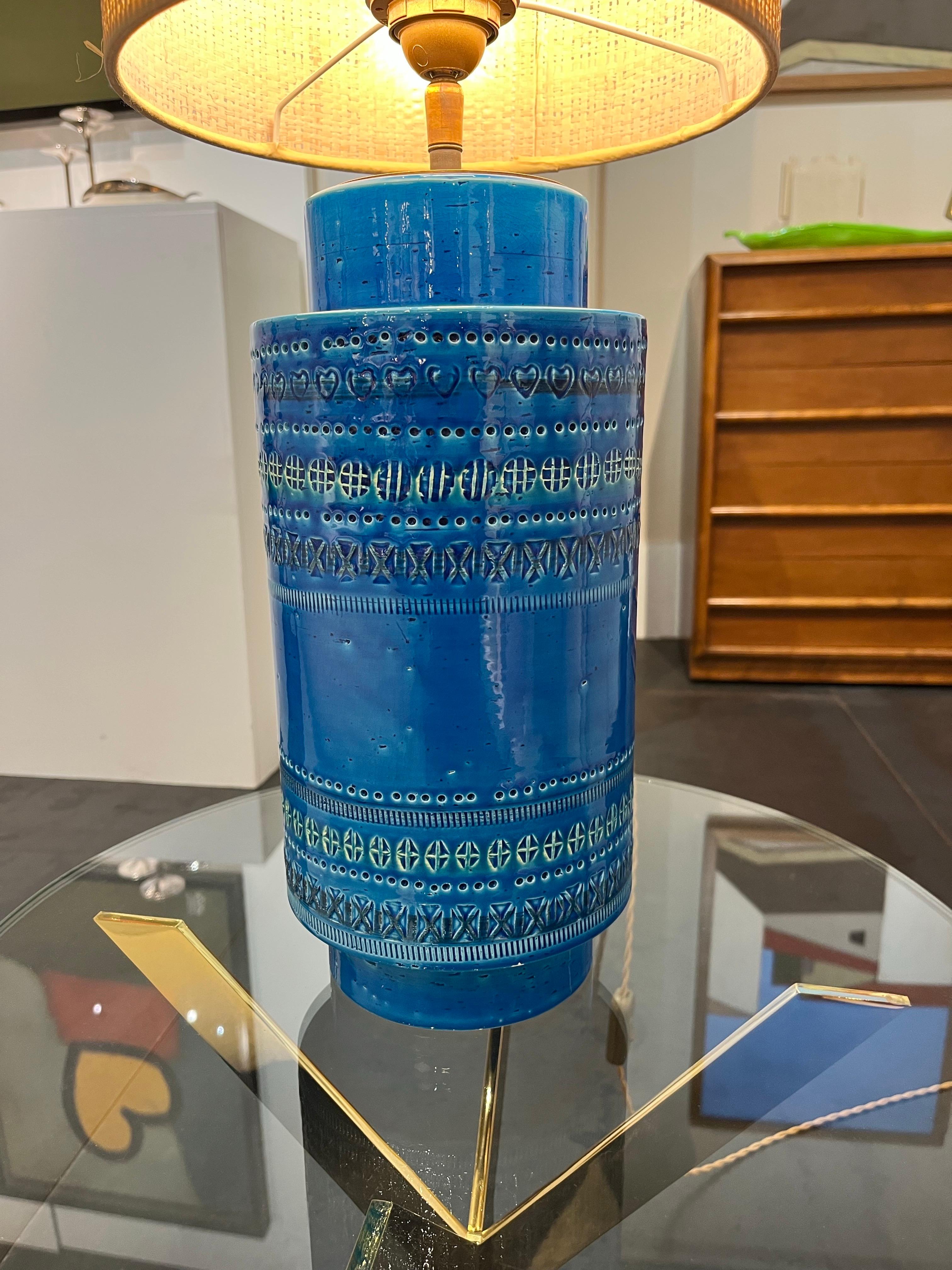 Table lamp in blue enameled ceramic by Bitossi, Italy circa 1950’s.