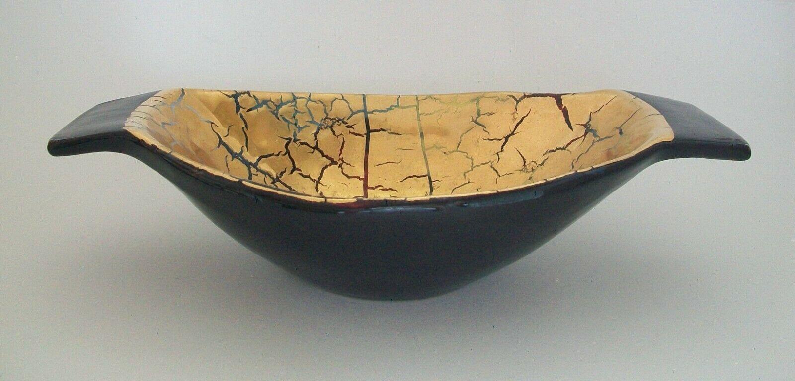 Hand-Painted Bitossi, Twin Handled Gold Crackle Glazed Ceramic Bowl, Italy, circa 1950's For Sale