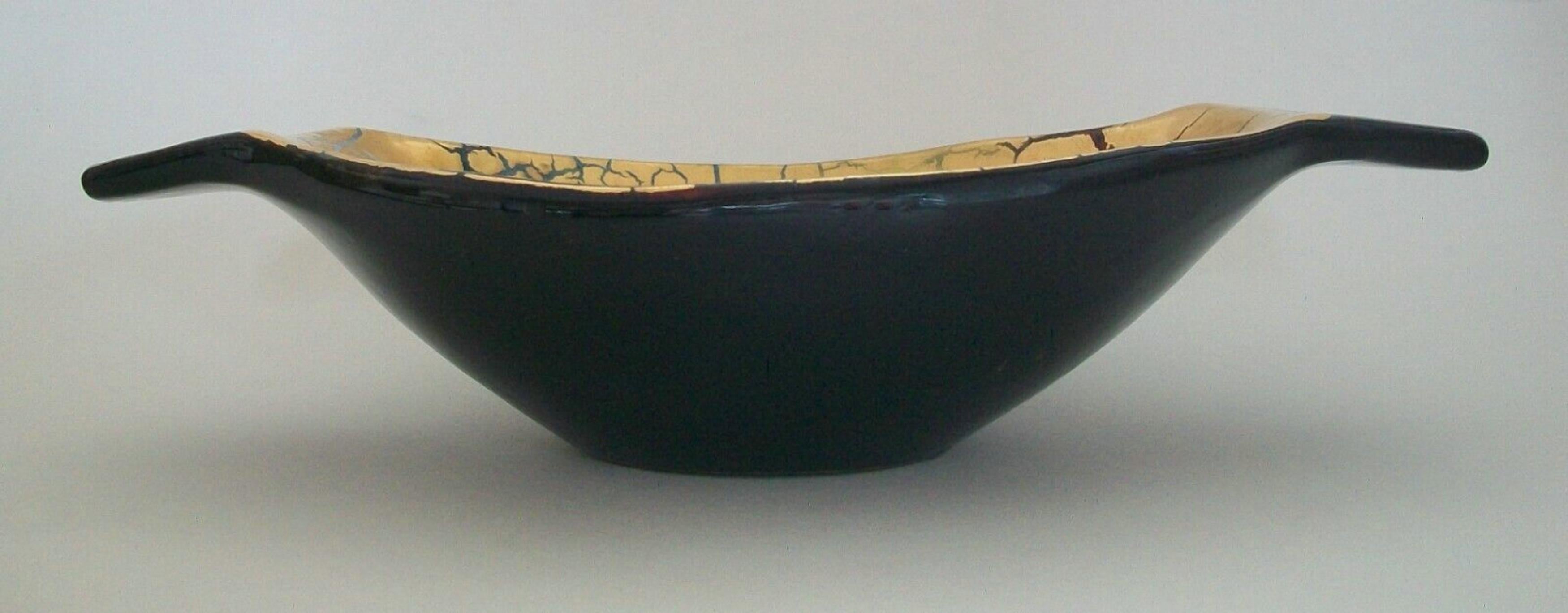 20ième siècle Bitossi, bol à deux anses en céramique émaillée craquelée or, Italie, vers les années 1950 en vente