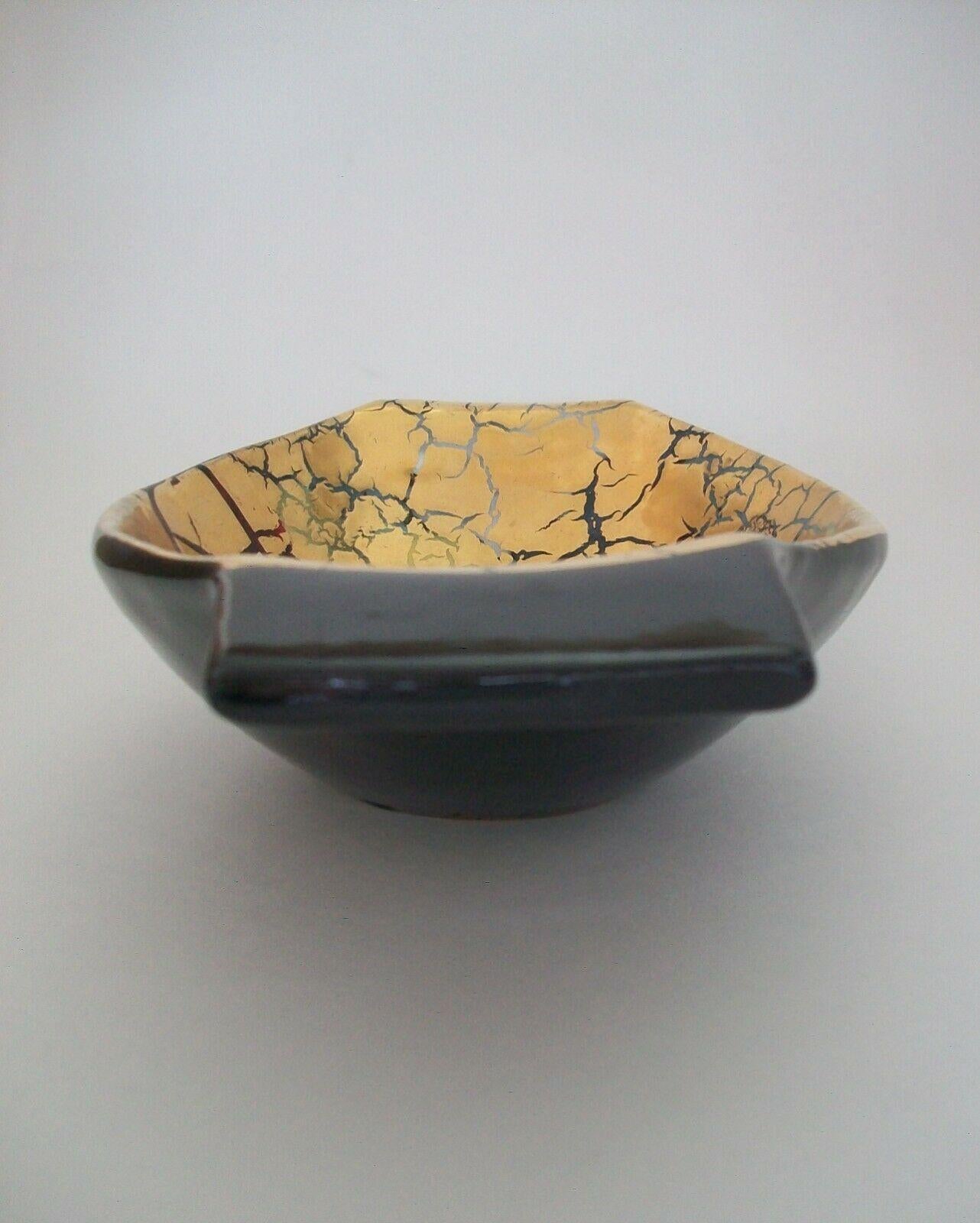 Bitossi, Twin Handled Gold Crackle Glazed Ceramic Bowl, Italy, circa 1950's For Sale 1