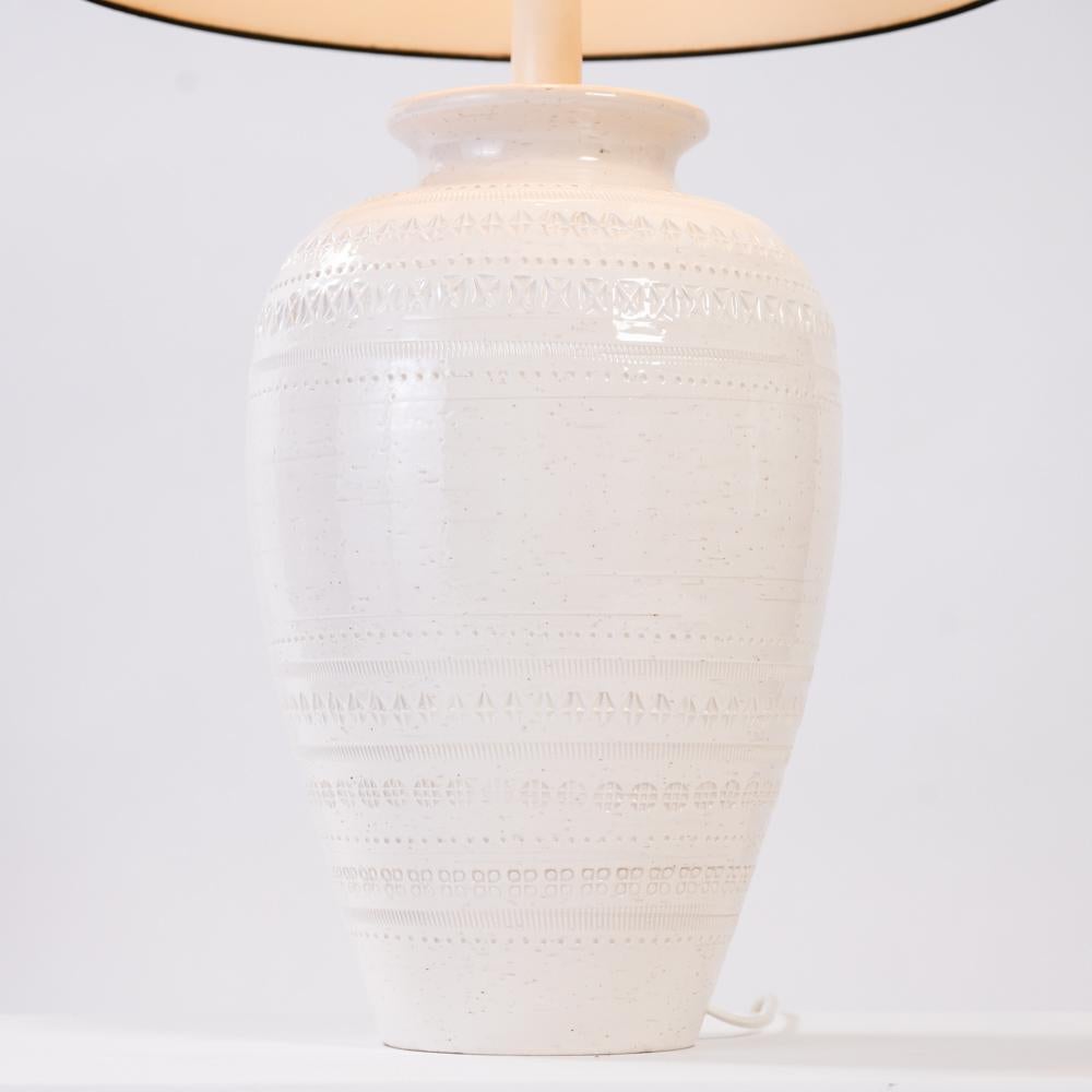 Lampada da tavolo grande in ceramica intagliata bianca di Bitossi Aldo Londi, Italia, anni '70 in vendita 5