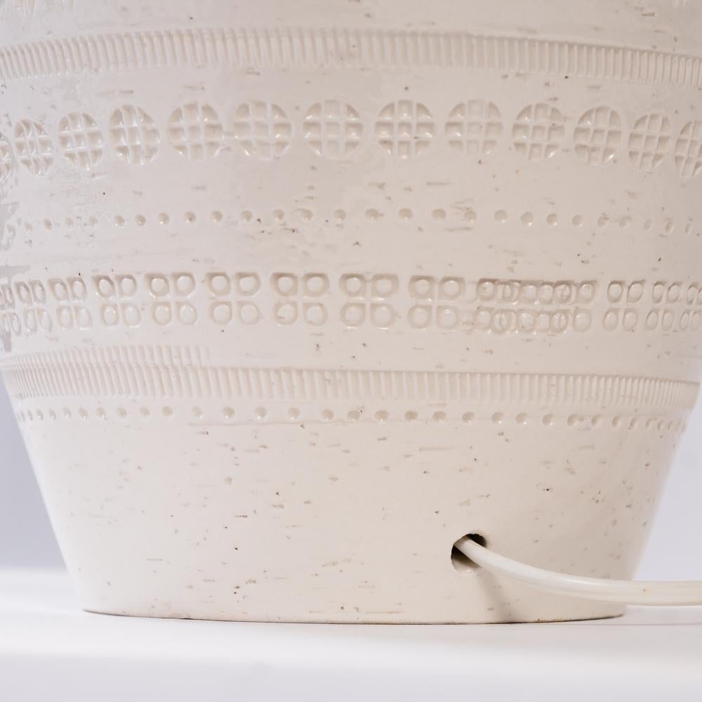 Lampada da tavolo grande in ceramica intagliata bianca di Bitossi Aldo Londi, Italia, anni '70 in vendita 8