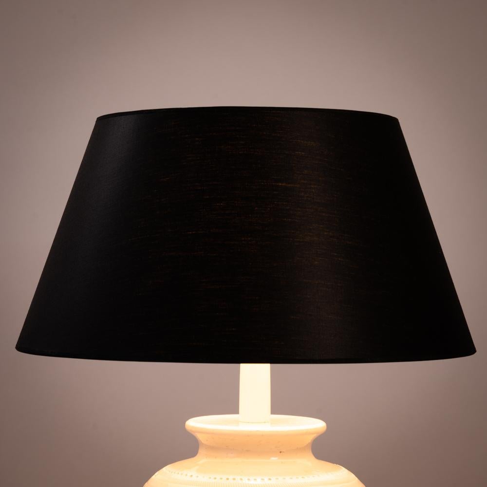 Lampada da tavolo grande in ceramica intagliata bianca di Bitossi Aldo Londi, Italia, anni '70 In condizioni ottime in vendita a Zevenaar, NL