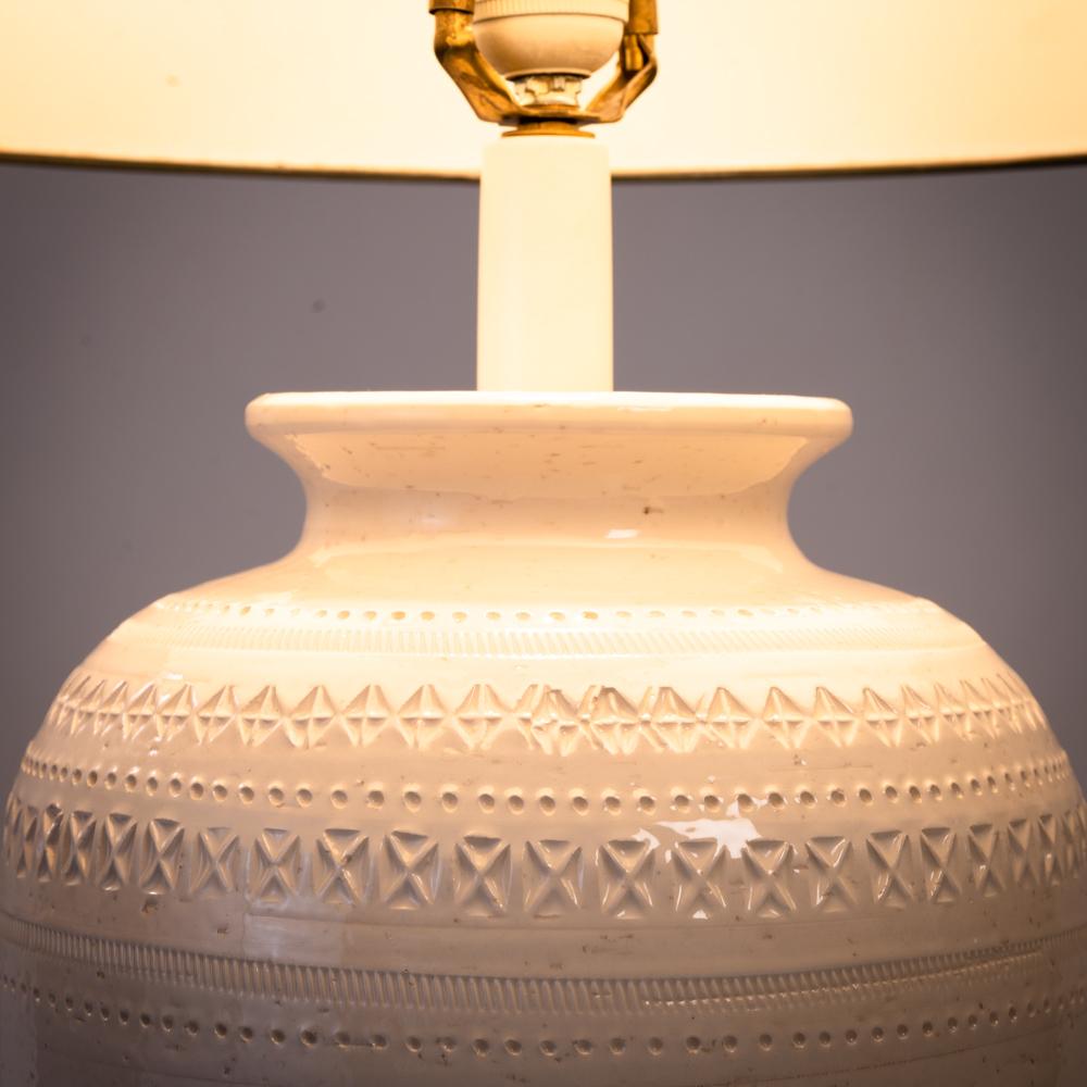 Lampada da tavolo grande in ceramica intagliata bianca di Bitossi Aldo Londi, Italia, anni '70 in vendita 1