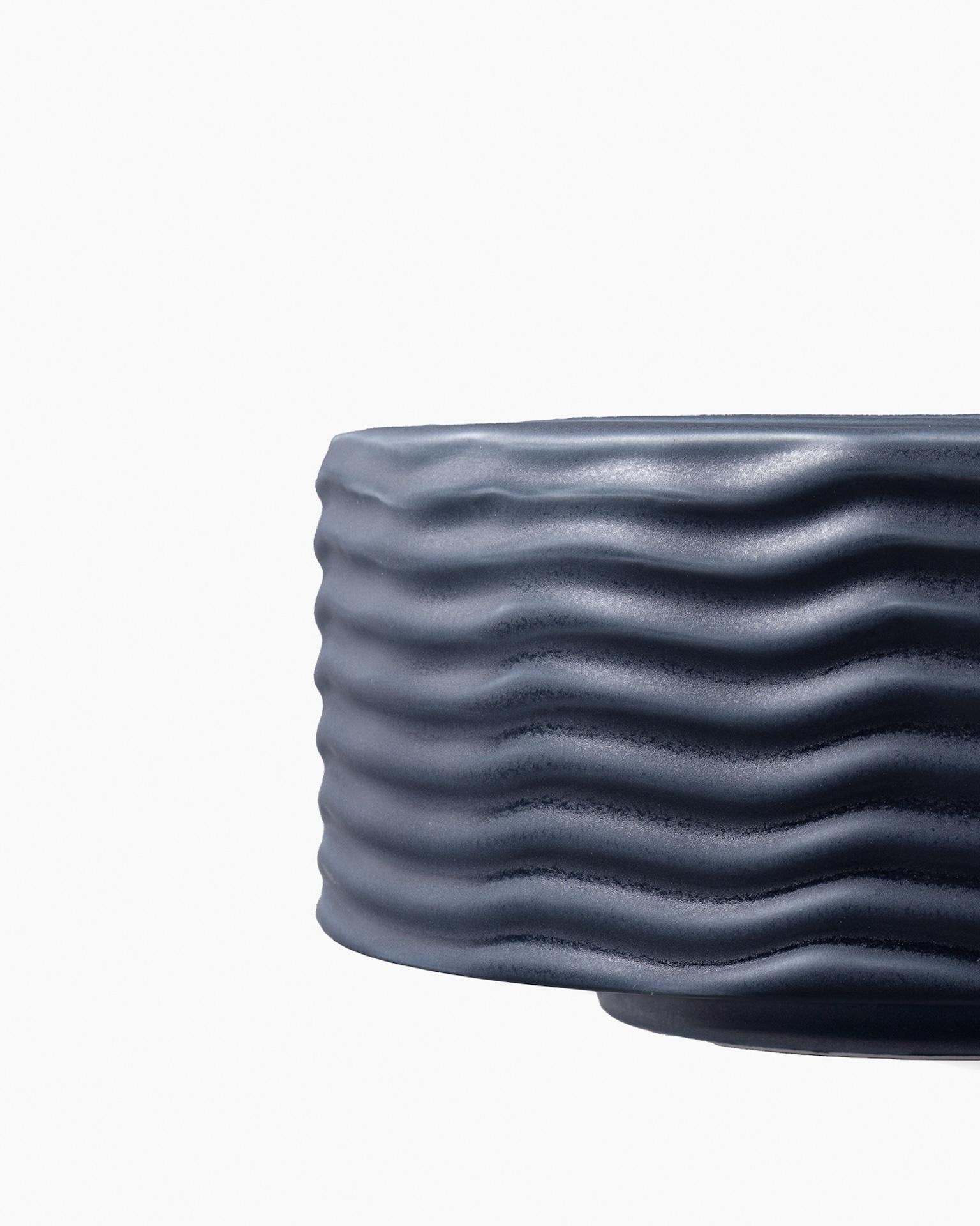 Italiano Vaso in ceramica Bittosi Wiggle di Max Lamb in vendita