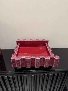 Centrotavola Bittossi in ceramica Merlate Bordeaux di Patricia Urquiola in STOCK