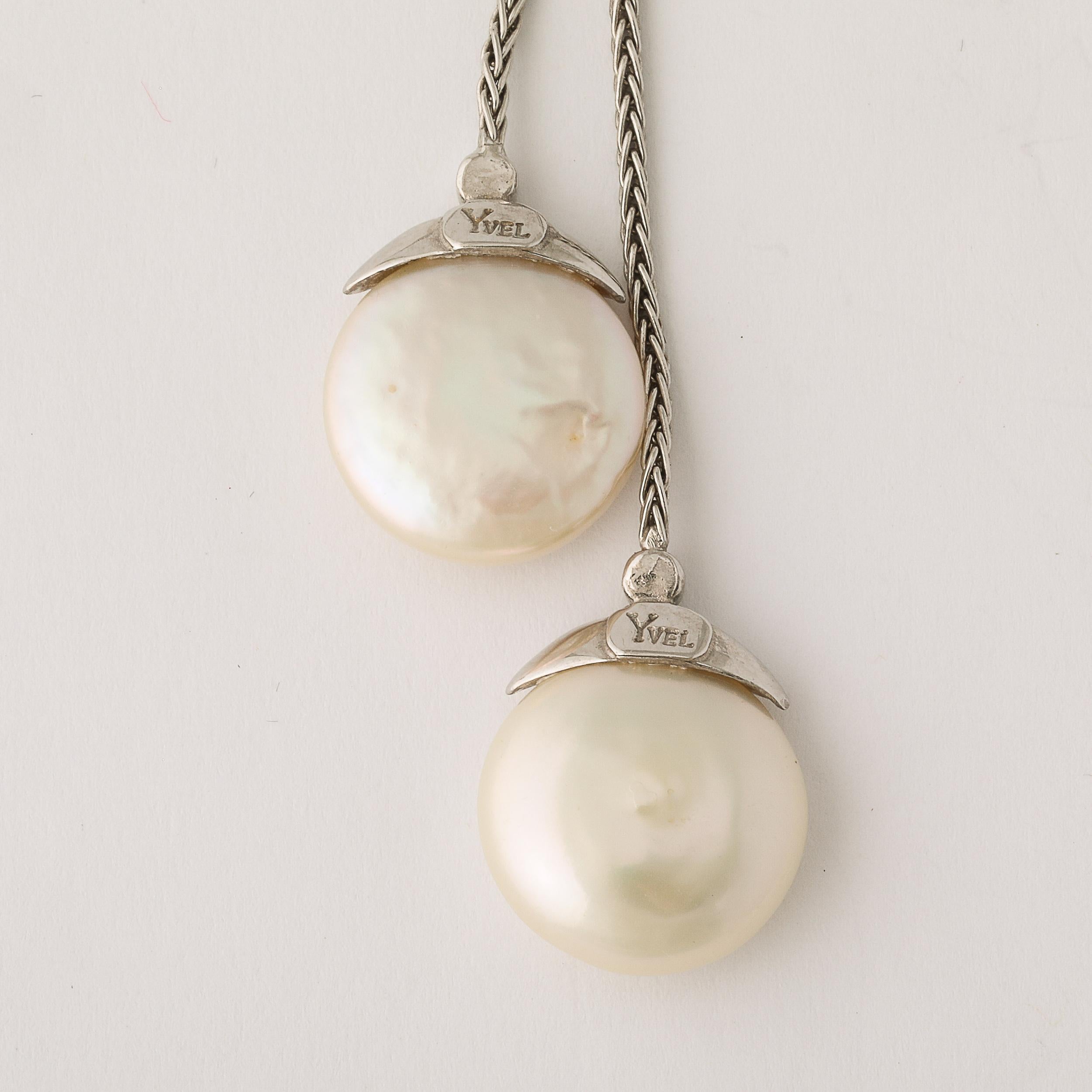Collana Biwa Flat Coin Pearl in oro bianco 18 carati firmata Yvel in vendita 2