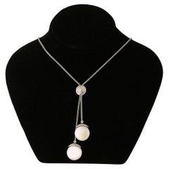 Collana Biwa Flat Coin Pearl in oro bianco 18 carati firmata Yvel