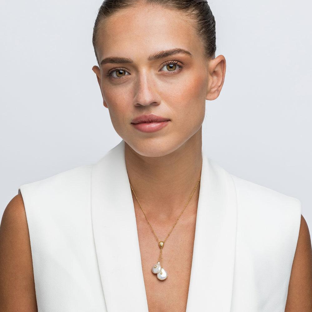 Yvel Biwa Pear Shaped Freshwater Pearl Lariat Necklace in 18K Yellow Gold In New Condition For Sale In Jerusalem, IL