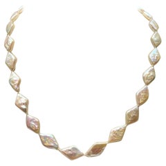 Biwa Pearl with 14k Yellow Gold Fish Hook