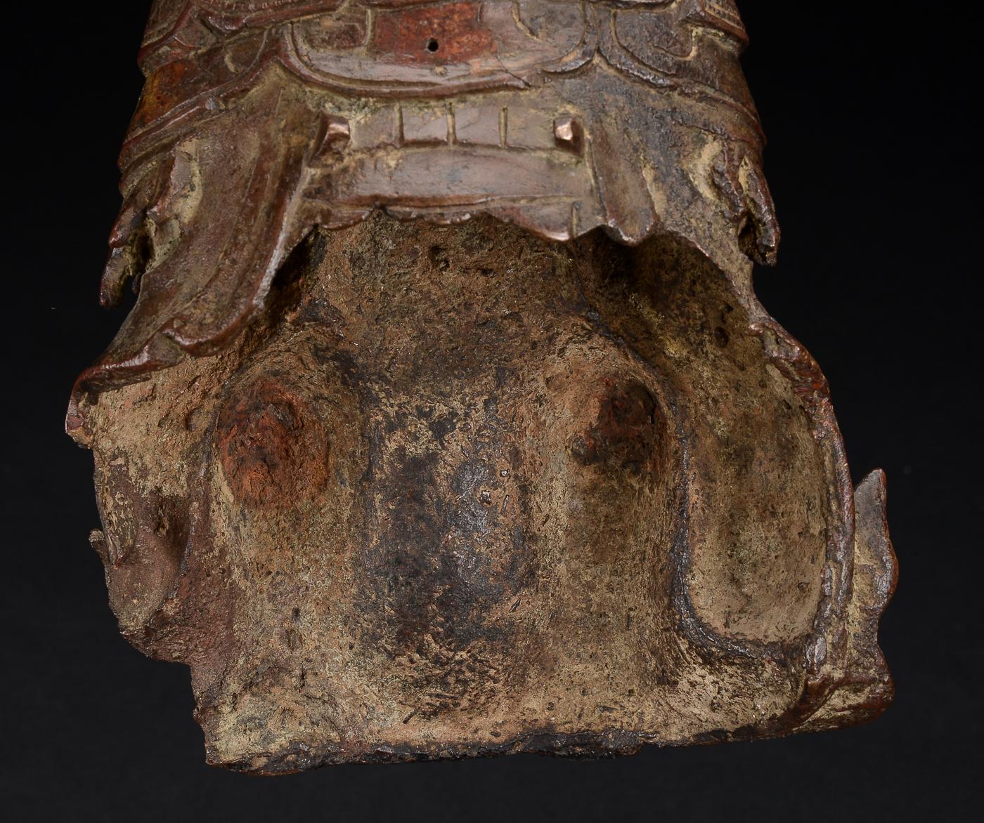 Bronzo Figura di Bixia Yuanjun in bronzo datata alla dinastia Ming, 1368-1644 in vendita