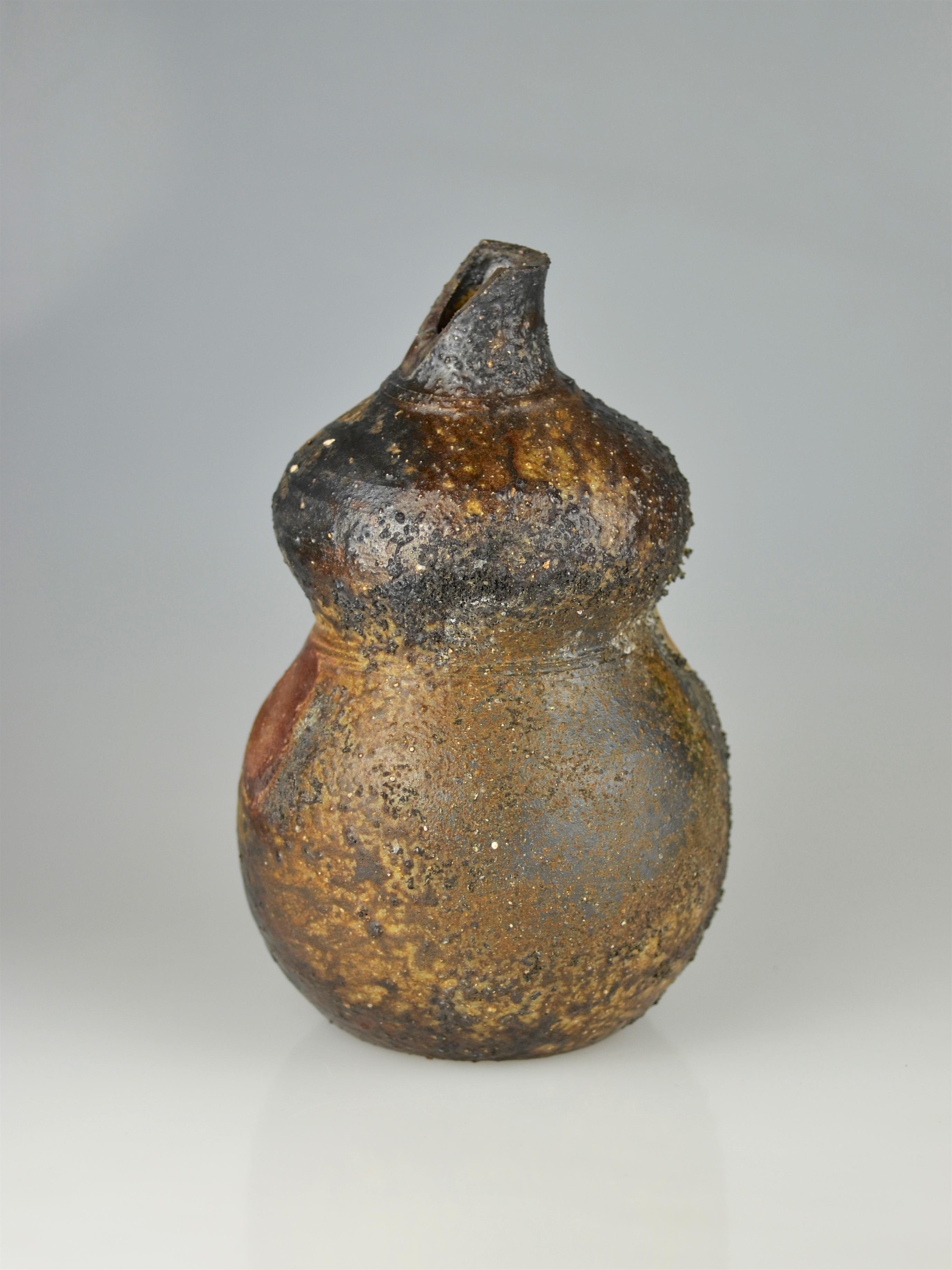 Stoneware Bizen Flower Vase in Shape of a Gourd by Fujiwara Kazu For Sale