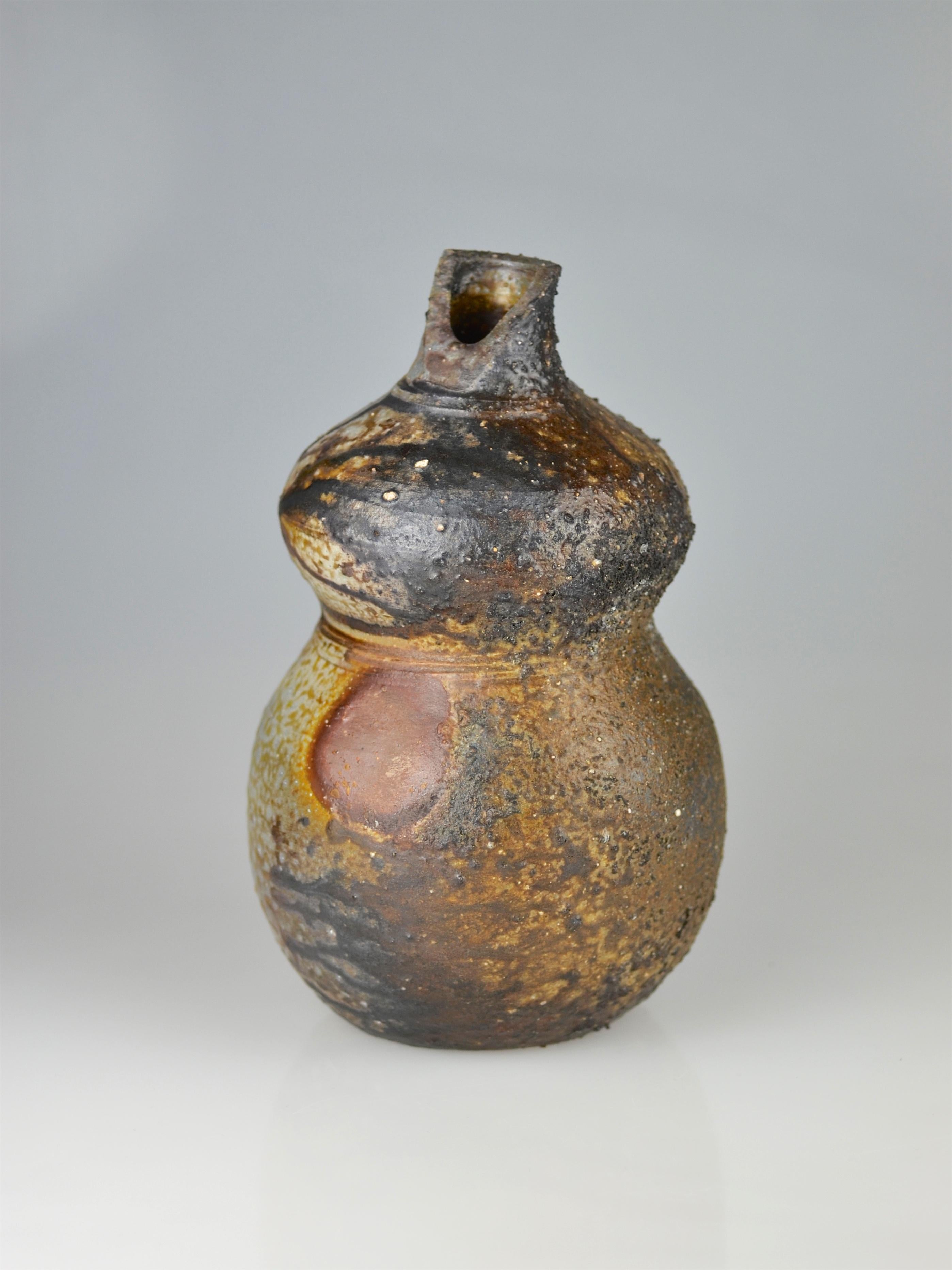 Bizen Flower Vase in Shape of a Gourd by Fujiwara Kazu For Sale 1
