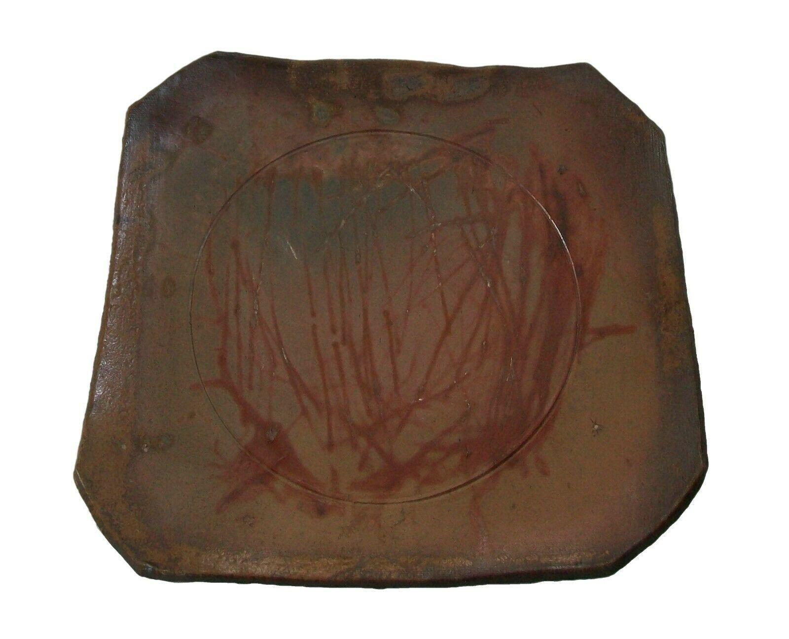Japanese Bizen Ware Wood Fired Charger, Original Box, Signed, Japan, Late 20th C. For Sale