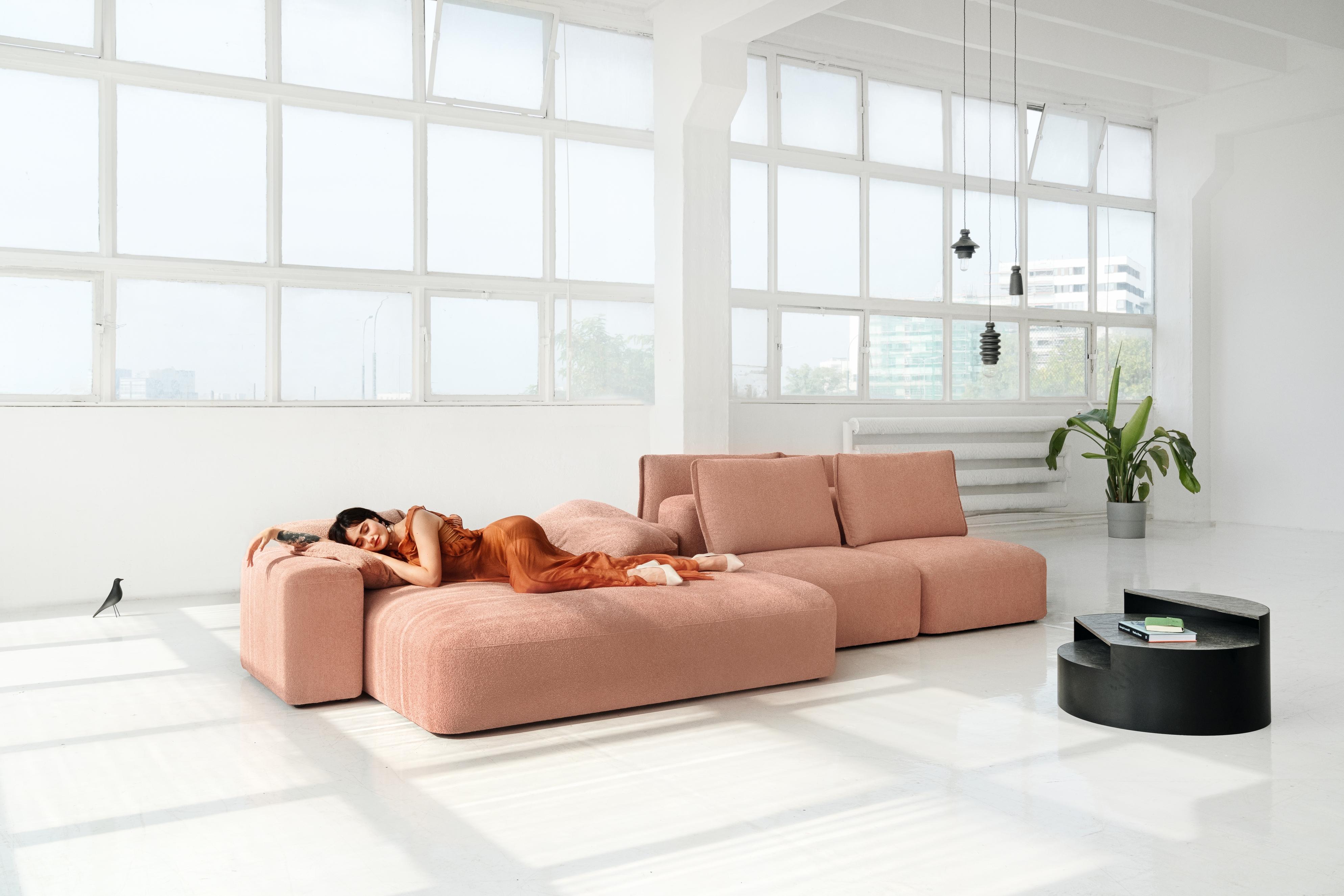 Polish BIZZARTO DUNE modular sofa with back to back seating For Sale