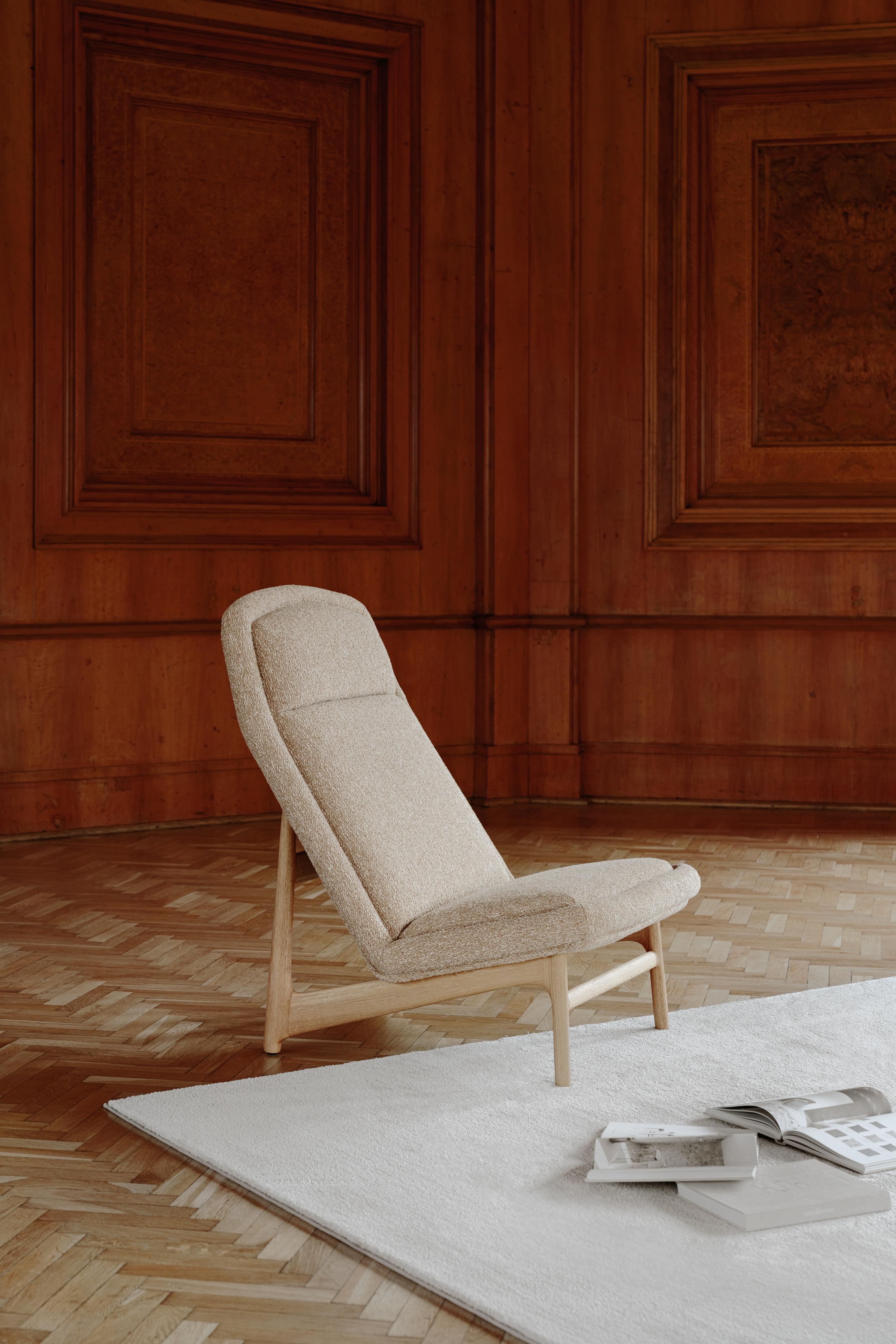 Designed by Krystian Kowalski
Awarded the 2025 Red Dot Award in the Furniture Design

Fabric composition 55% PL 45% CO

Loop by Bizzarto, designed by Krystian Kowalski, is a celebration of contemporary design where elegance, comfort, and function