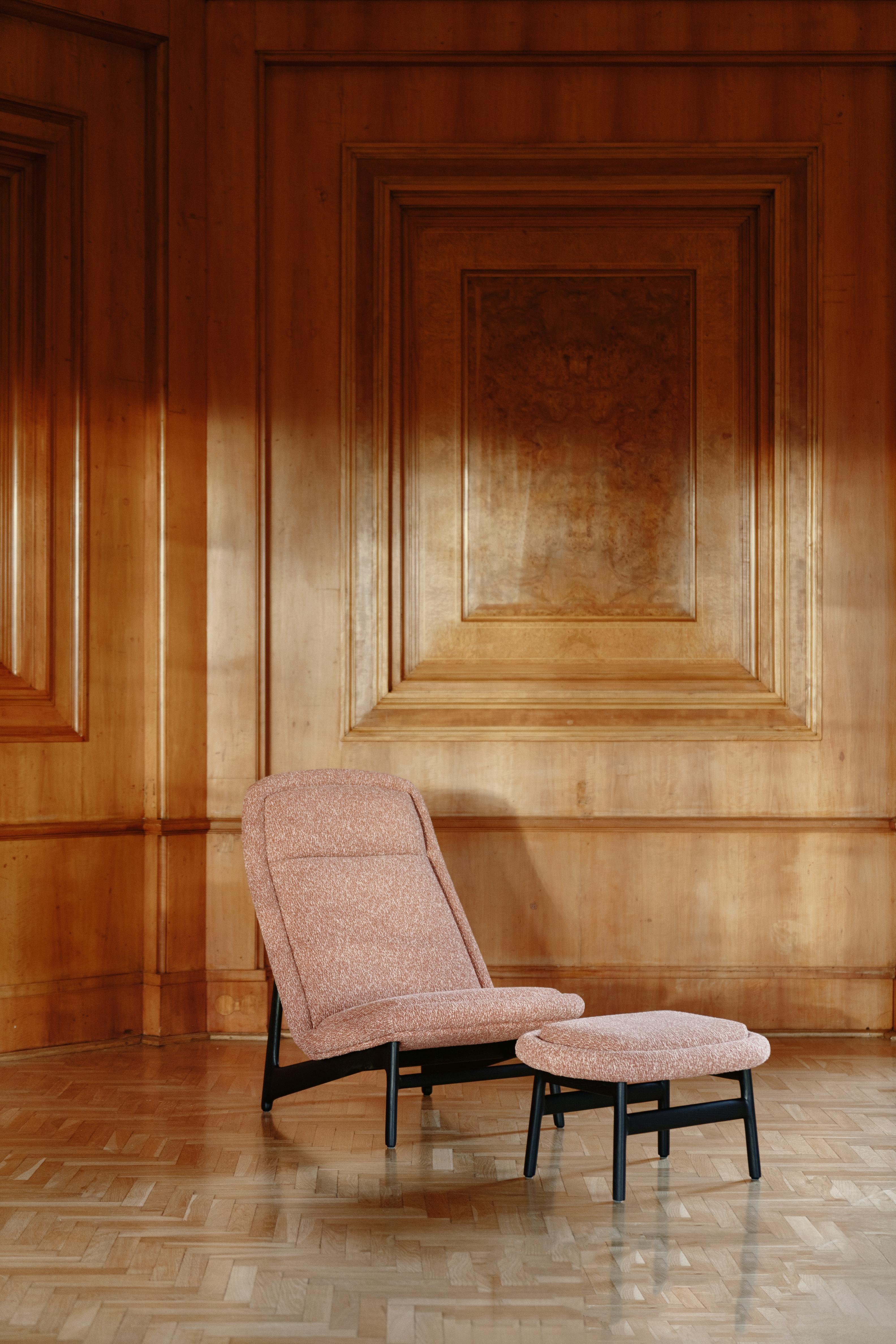 XXIe siècle et contemporain BIZZARTO LOOP chair with oak frame en vente
