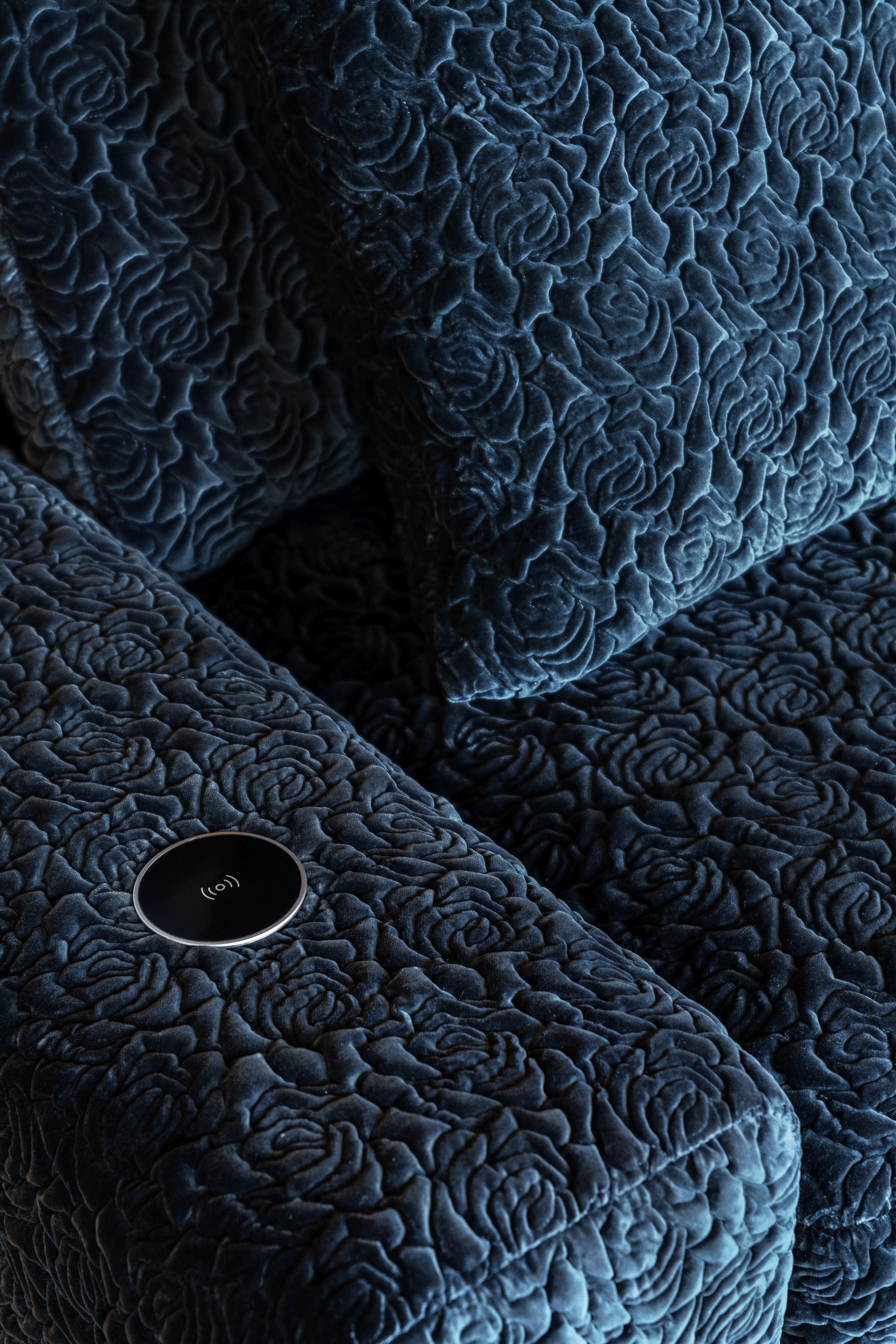 Polonais BIZZARTO MANHATTAN modular sofa with feather fillings en vente