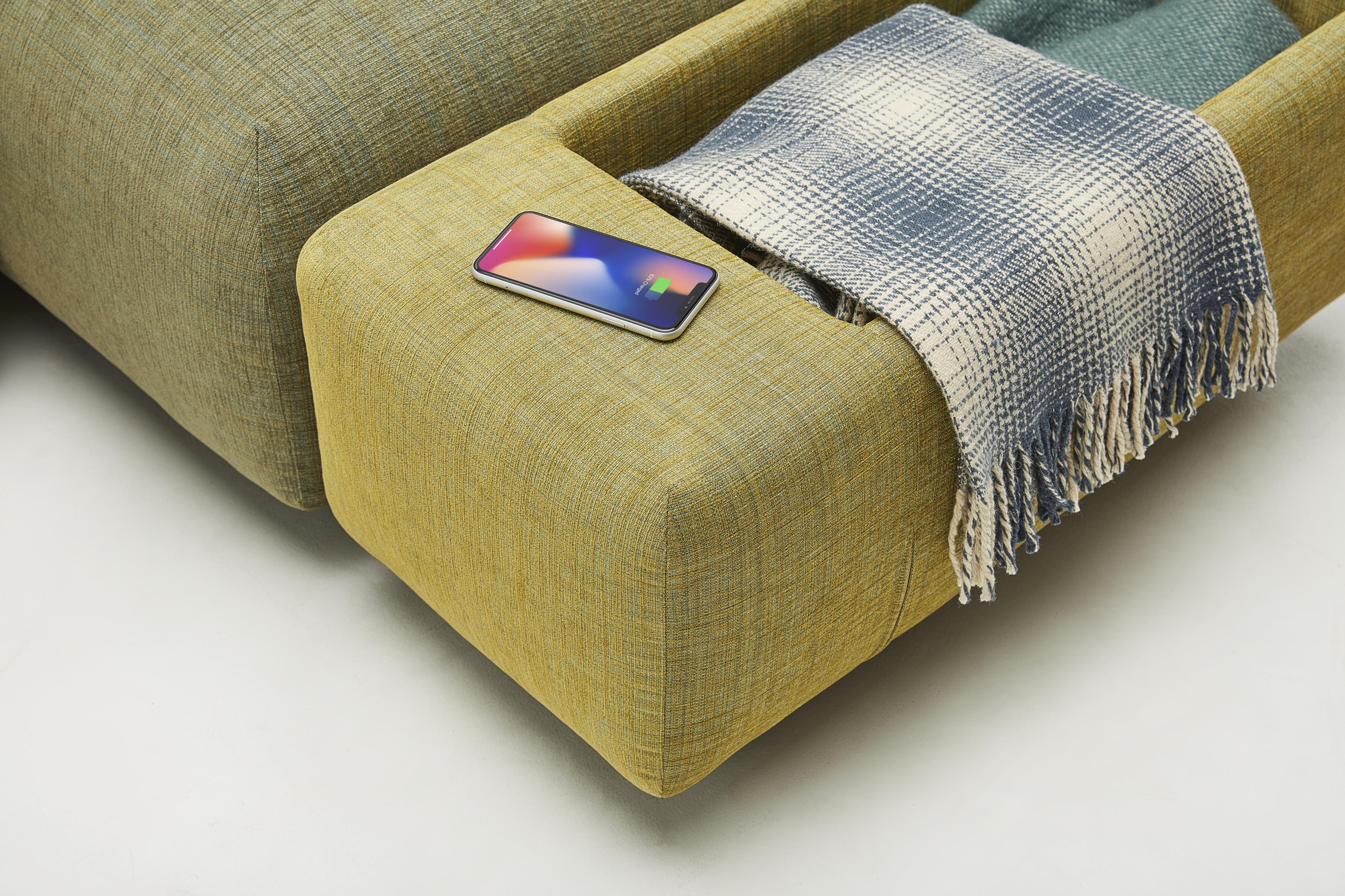 XXIe siècle et contemporain BIZZARTO MIST modular sofa with additonal storage en vente