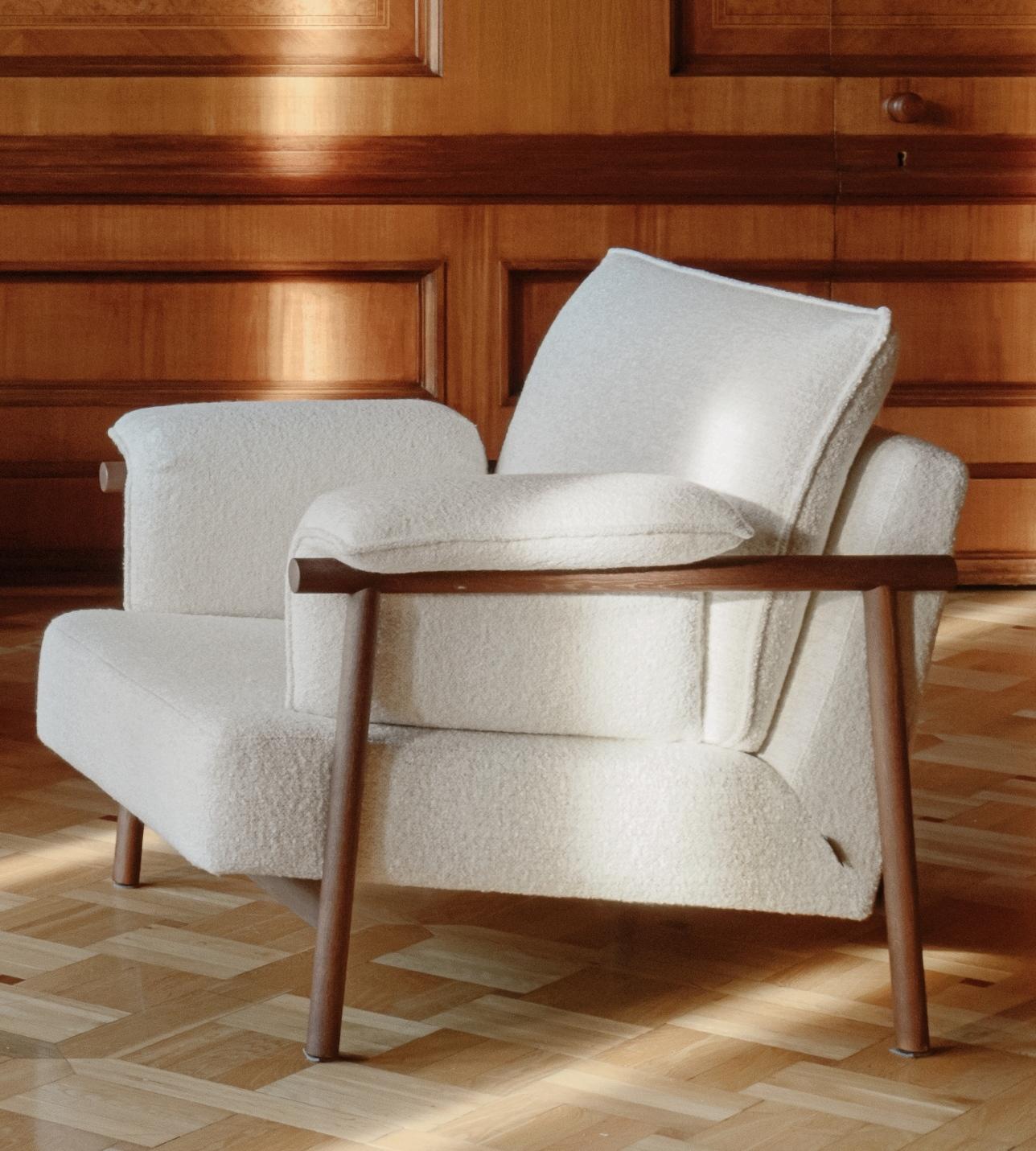 BIZZARTO TORII chair with oak frame Siglo XXI y contemporáneo en venta