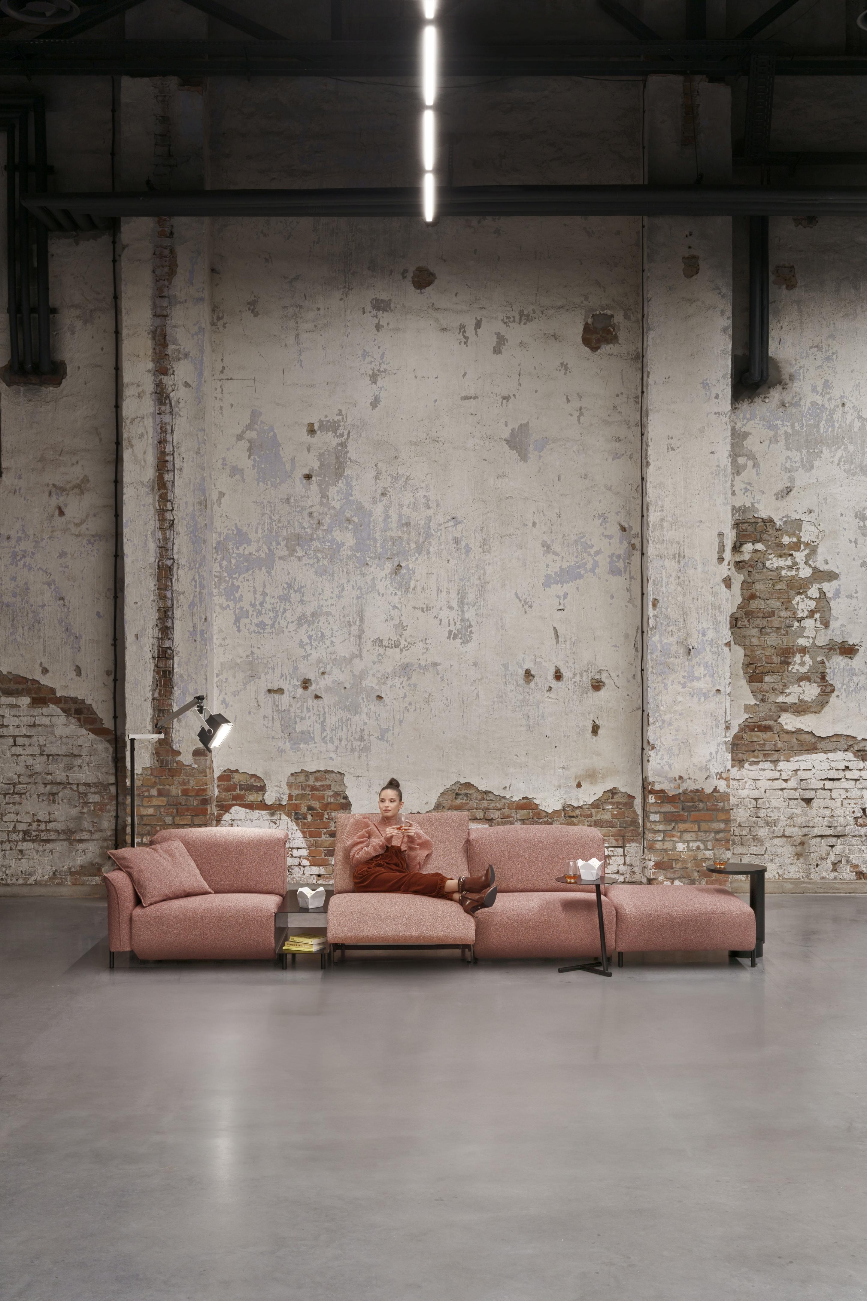 BIZZARTO ZEN modular sofa with oak wood coffee table en vente 2