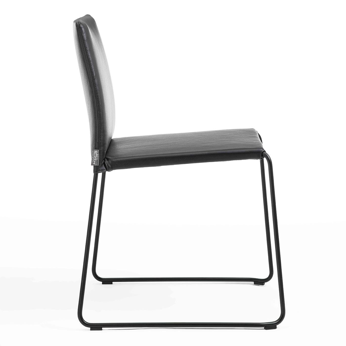 Bizzy Schwarzer Lederstuhl im Angebot 2