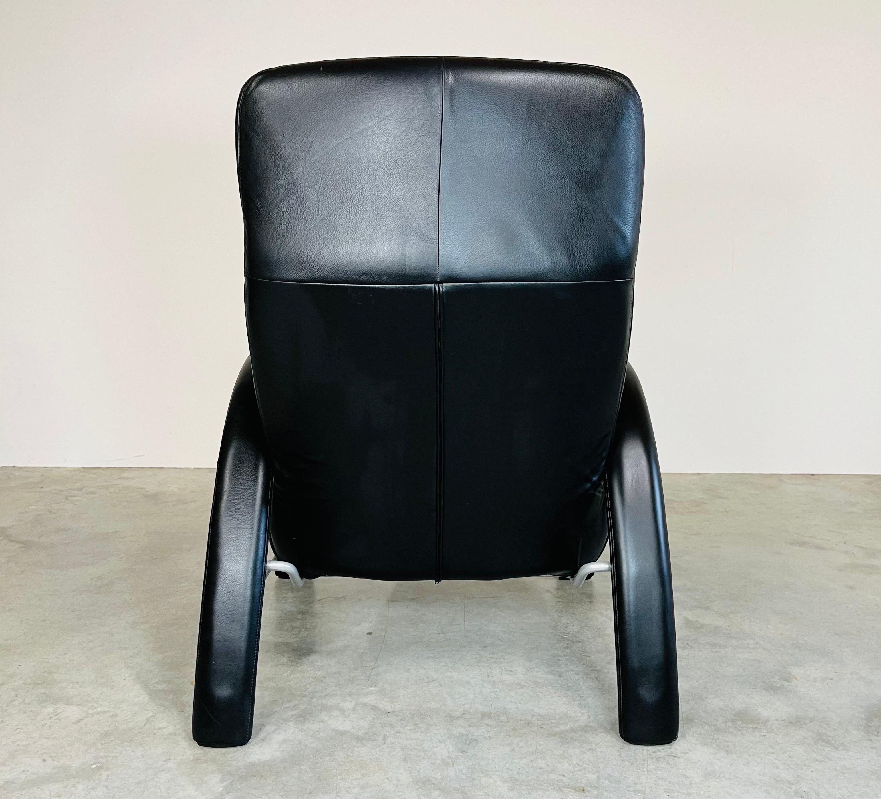 Brésilien Lafer Chaise longue inclinable en cuir noir - Brésil  en vente