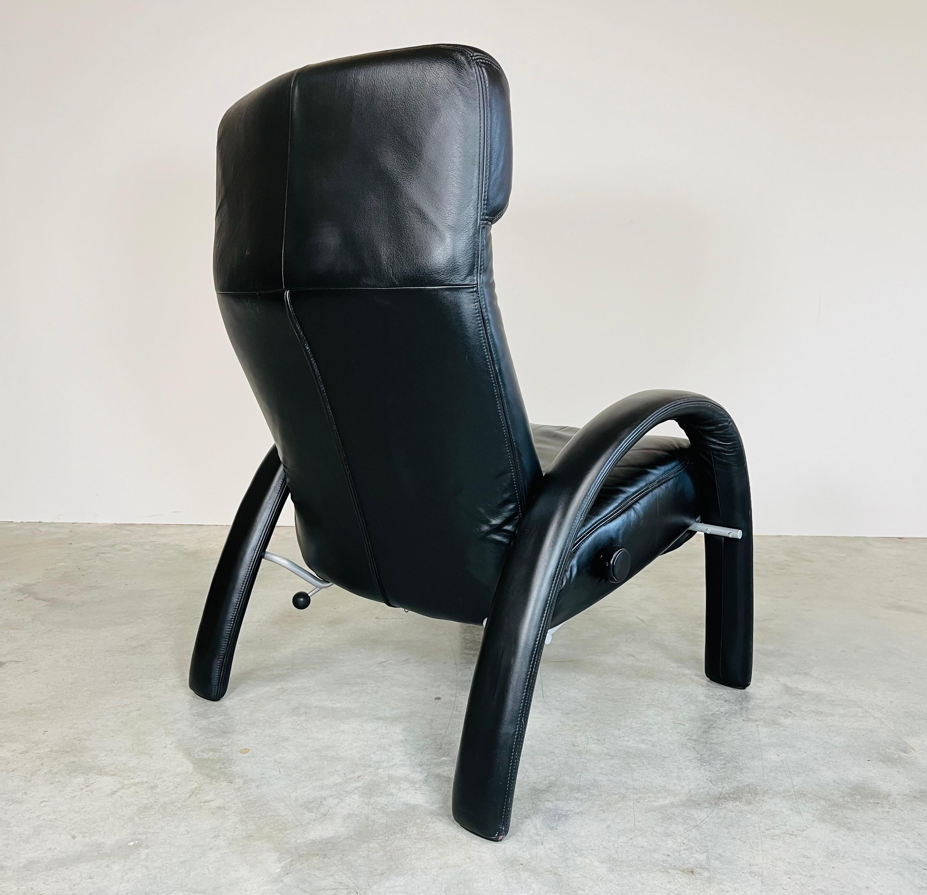 Bjork Lafer Black Leather Recliner Reclining Lounge Chair -Brazil  In Excellent Condition For Sale In Southampton, NJ
