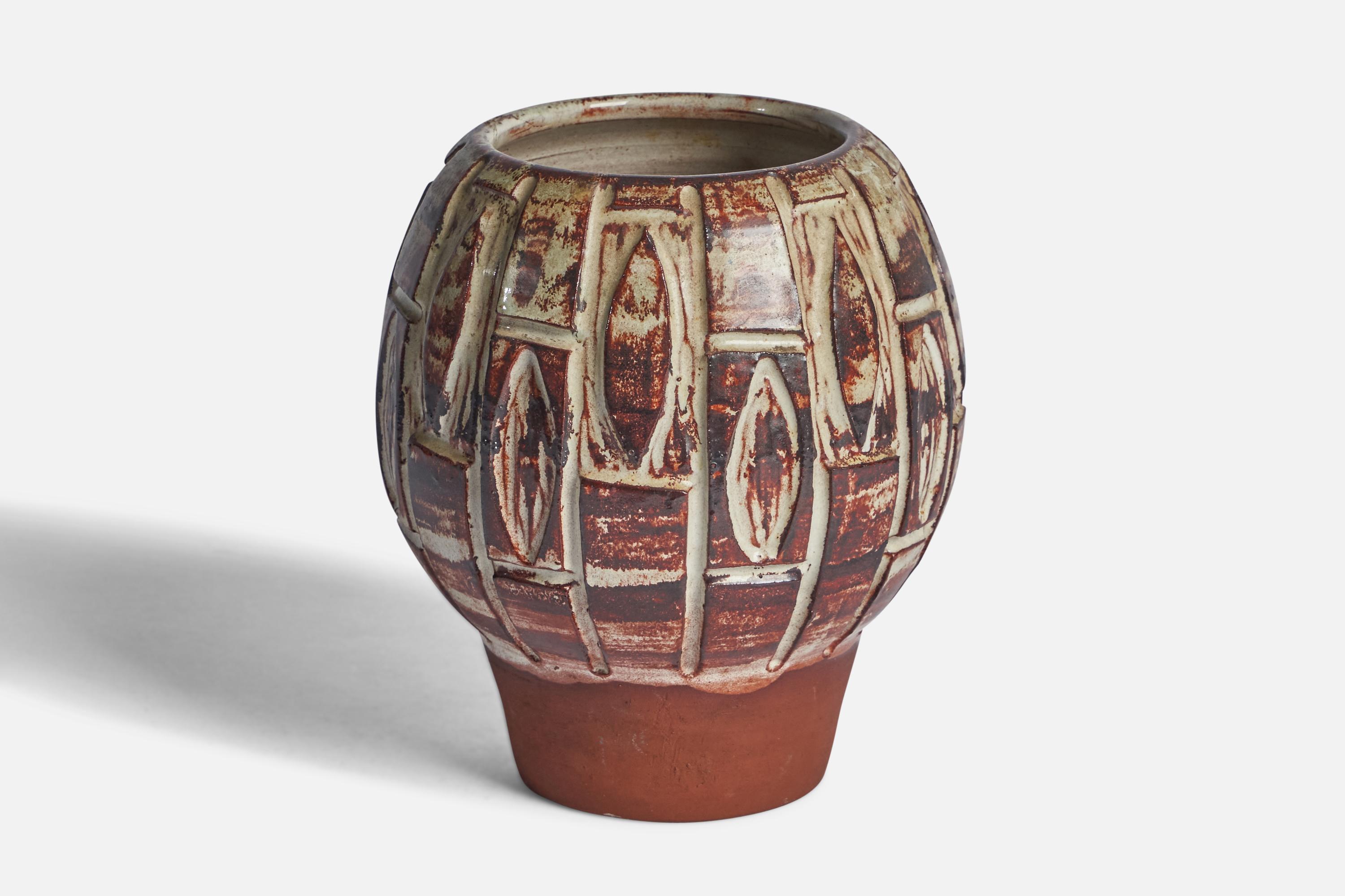 A semi-glazed brown and grey stoneware vase designed and produced by Björn Backhausen, Bornholm, Denmark, c. 1960s.