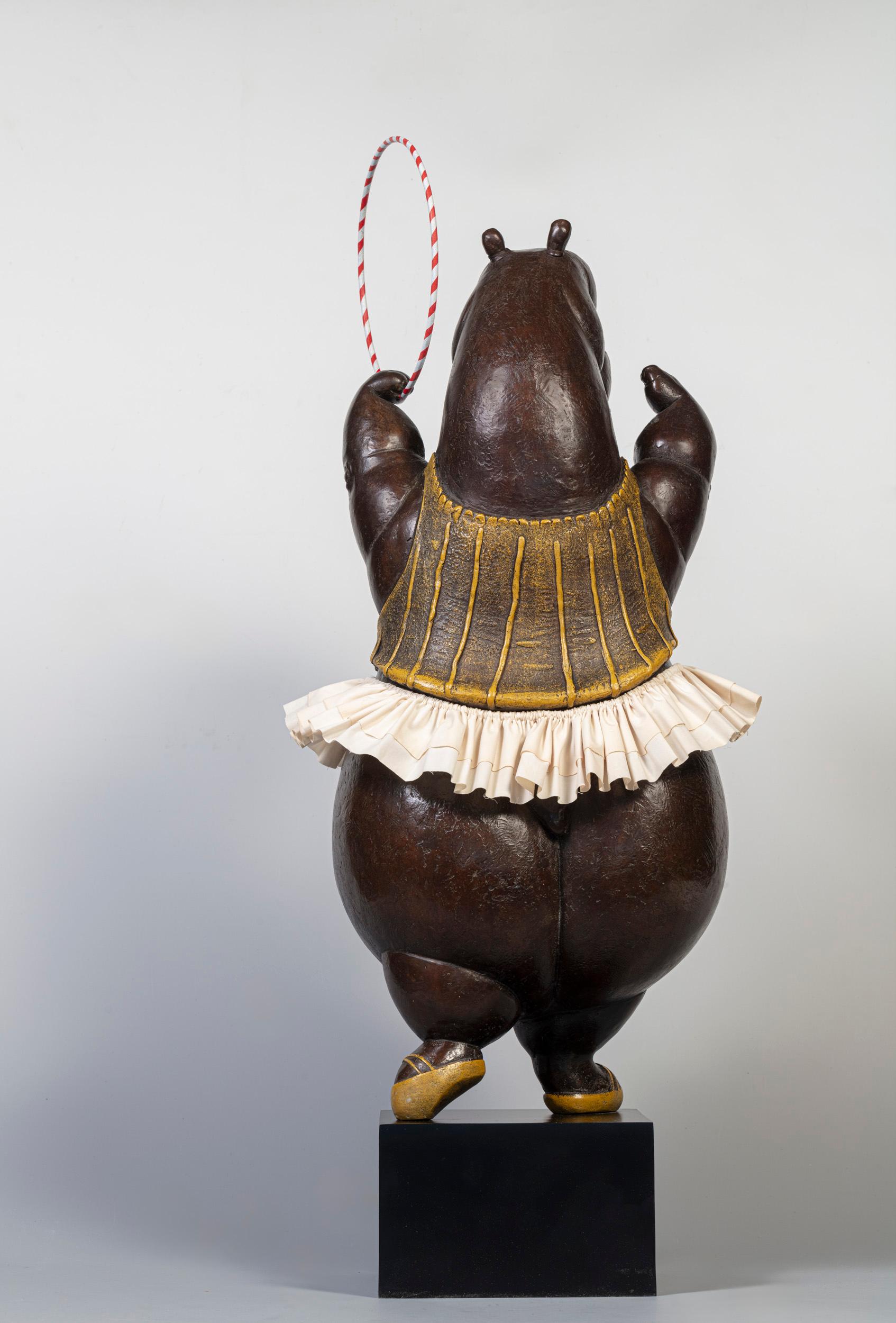 Hipopótamo Hula Hoop Bailarín - Sculpture Contemporáneo de Bjørn Okholm Skaarup