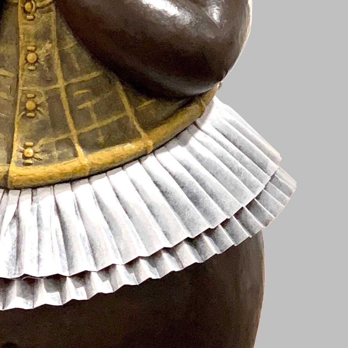 Hippo Ballerina, en pointe - Figurative Sculpture Oro di Bjørn Okholm Skaarup