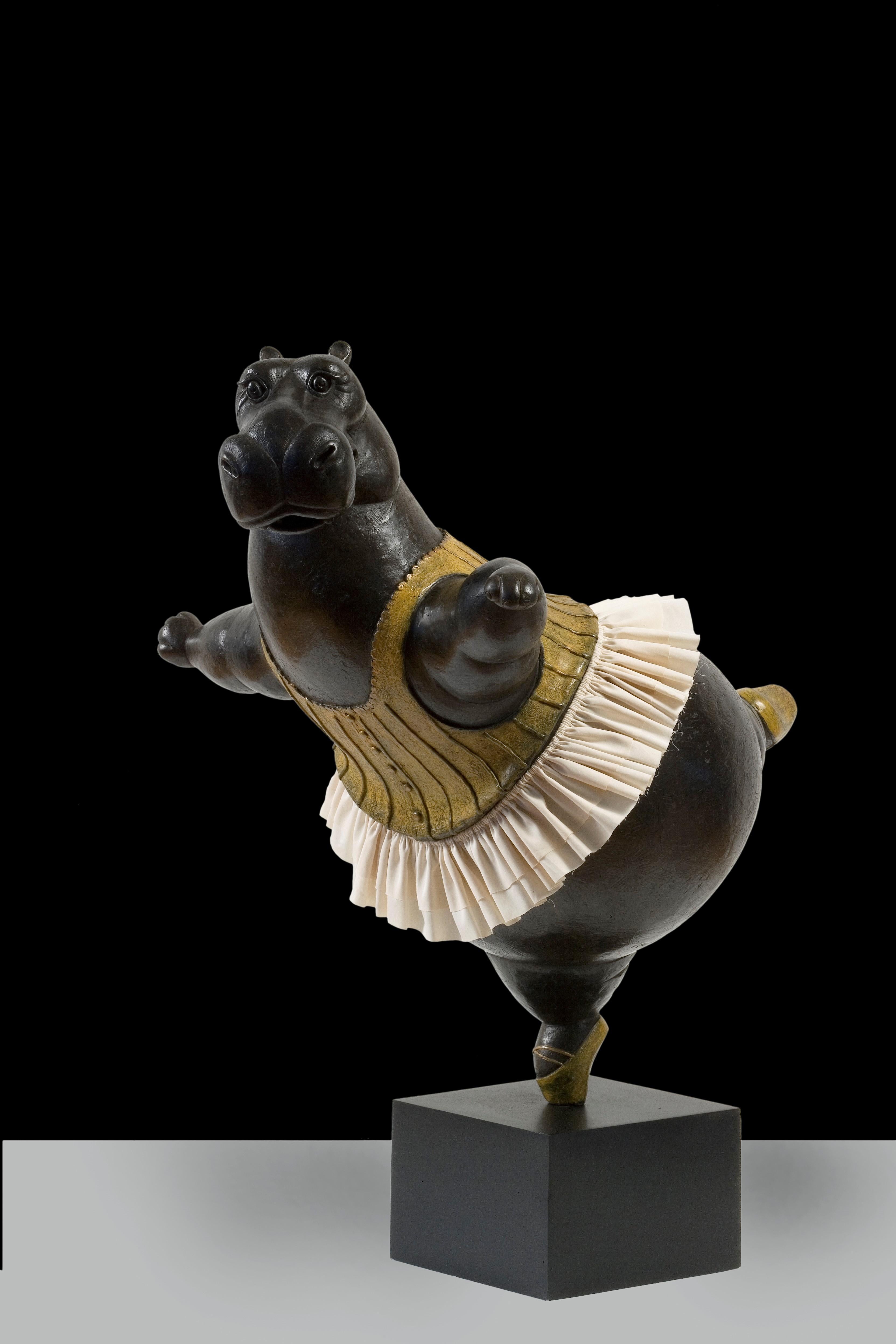 Bjørn Okholm Skaarup Figurative Sculpture - Hippo Ballerina, pirouette