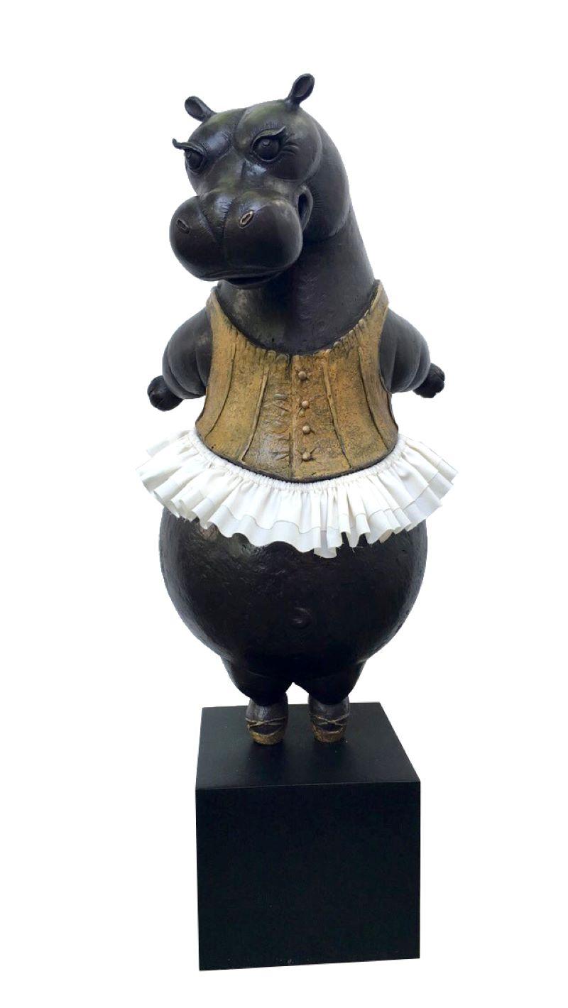 Bjørn Okholm Skaarup Figurative Sculpture - Hippo Ballerina, tiptoe