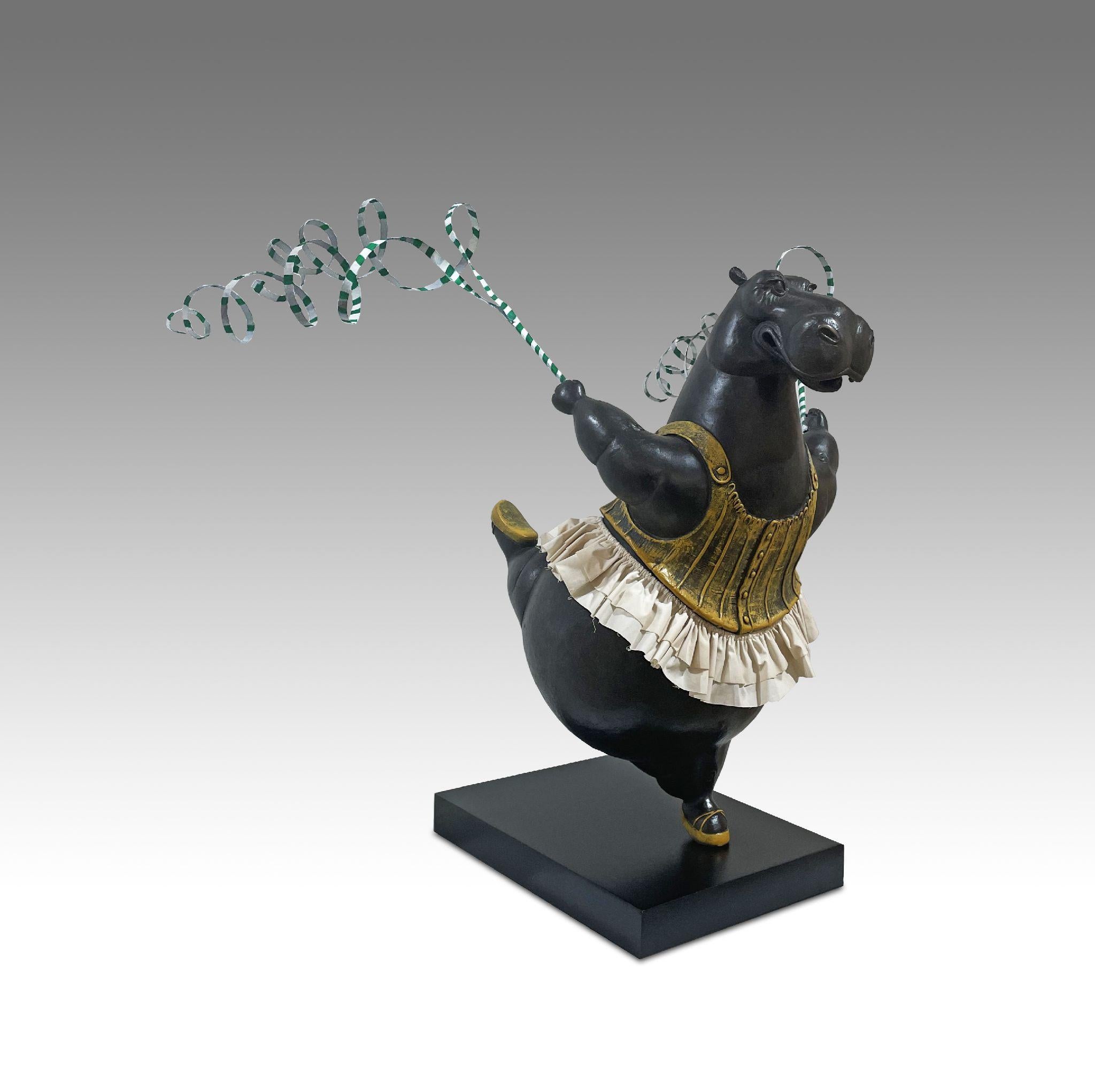 Figurative Sculpture Bjørn Okholm Skaarup - Danseuse de cirque Hippo à ruban