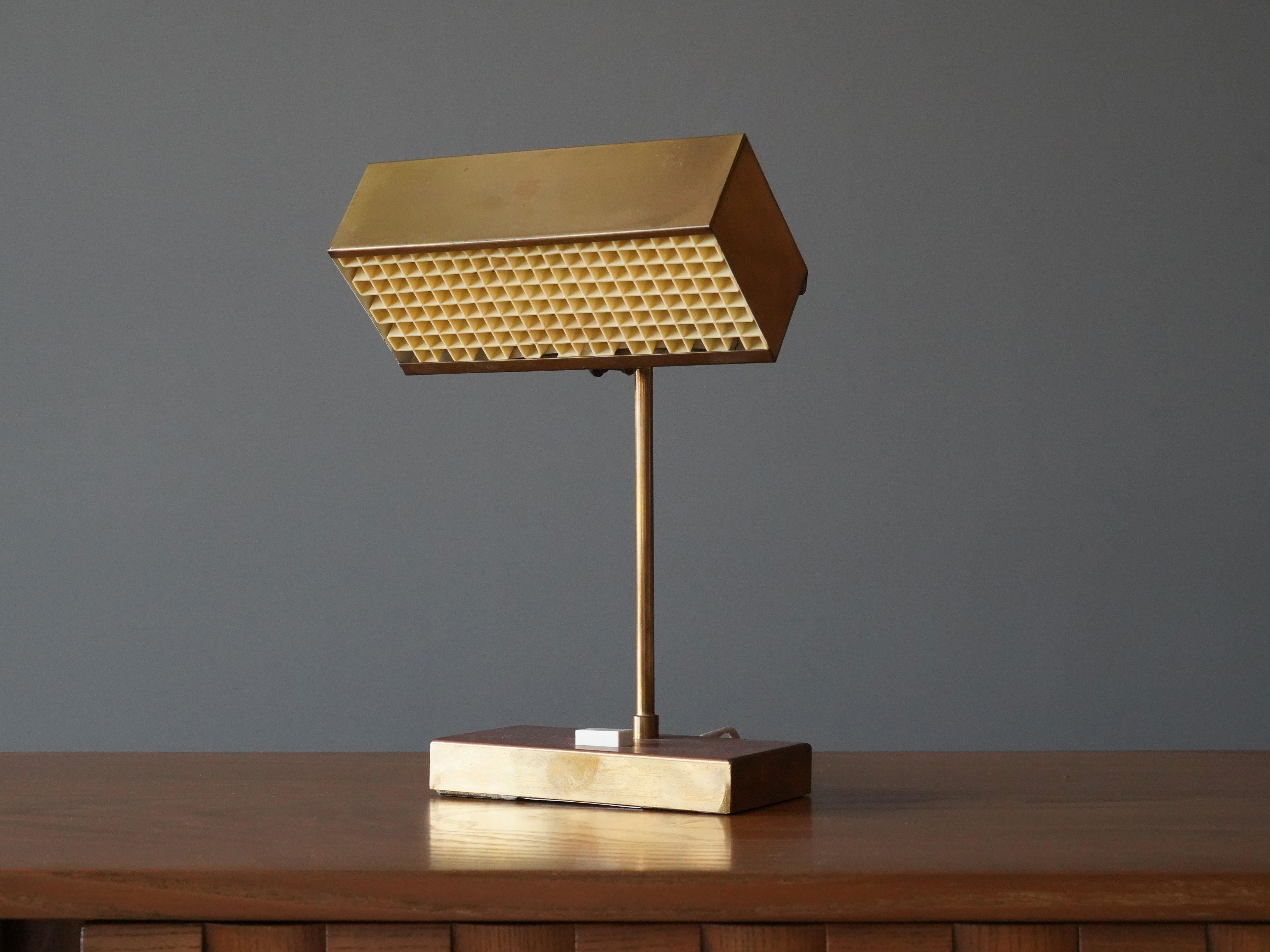 A Minimalist “Elidus” table lamp / desk light, design attributed to Björn Svensson. Produced in Sweden, 1970s. 

Previously believed to have been designed by Hans-Agne Jakobsson.

 