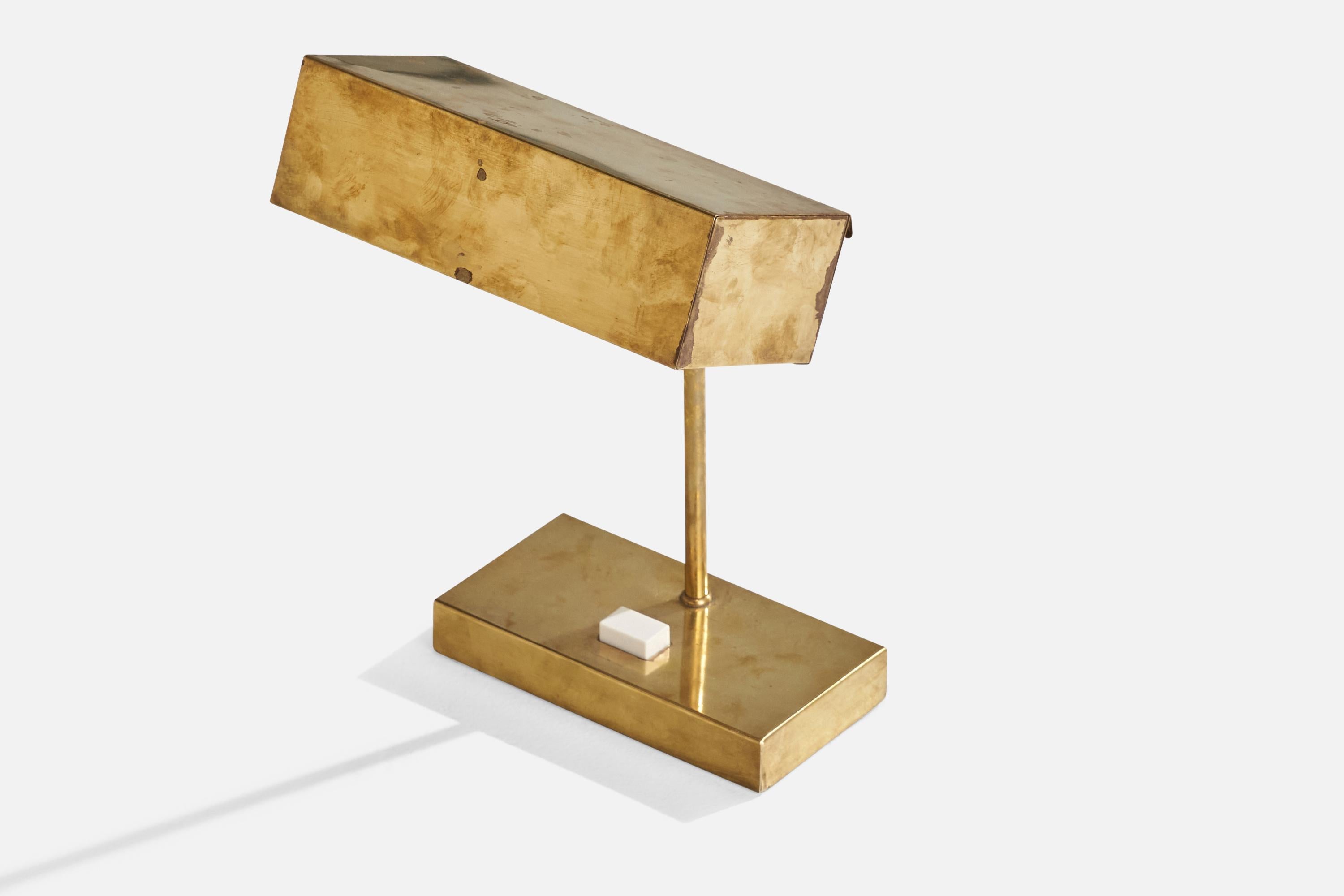 Suédois Björn Svensson, lampe de table Elidus, laiton, acrylique, Suède, 1970 en vente