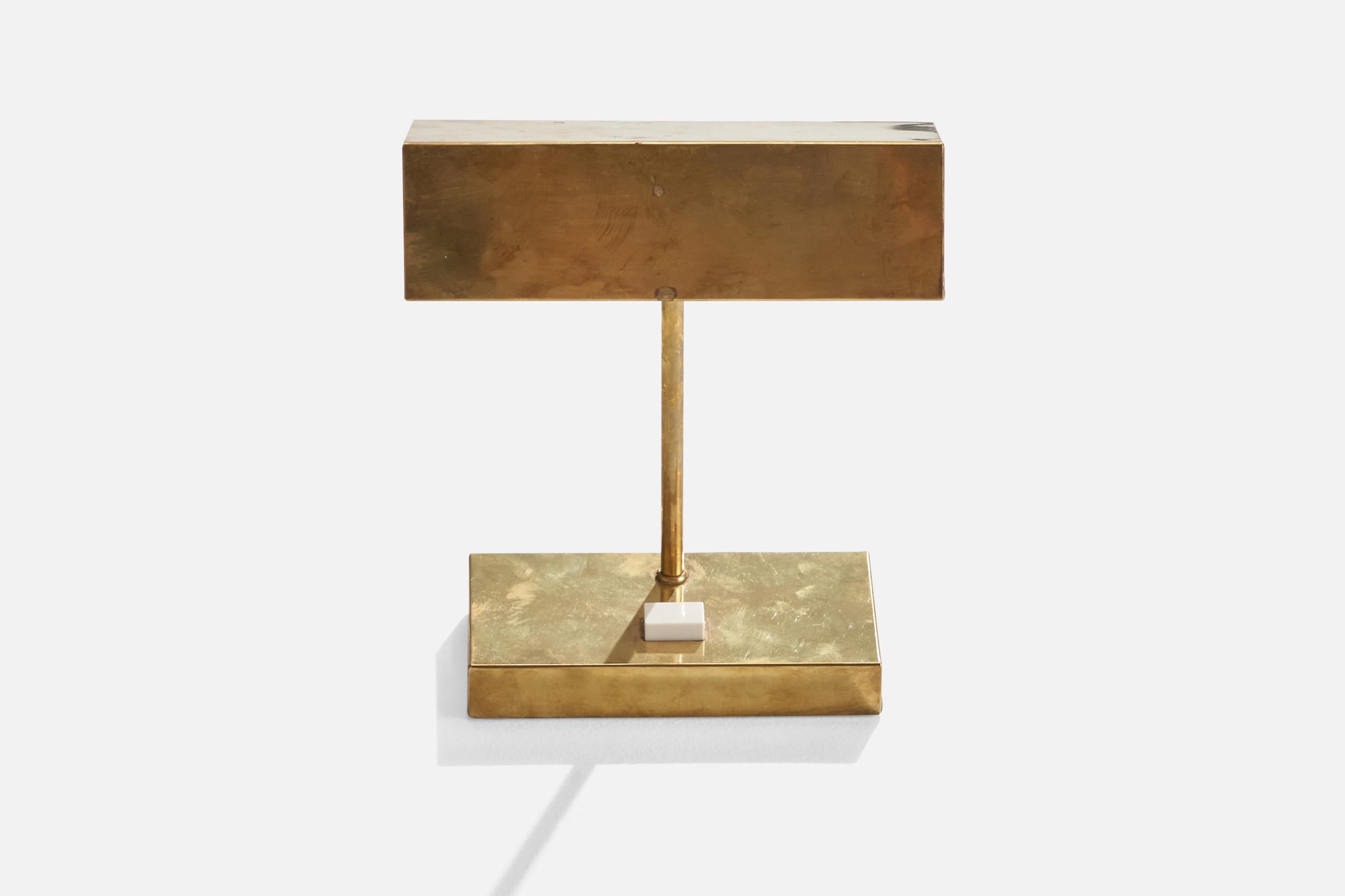 Fin du 20e siècle Björn Svensson, lampe de table Elidus, laiton, acrylique, Suède, 1970 en vente